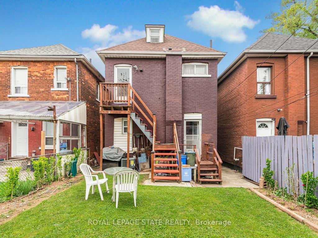 









44


Arthur

Avenue North,
Hamilton,




ON
L8L 6C5

