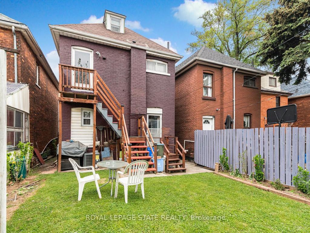 









44


Arthur

Avenue North,
Hamilton,




ON
L8L 6C5

