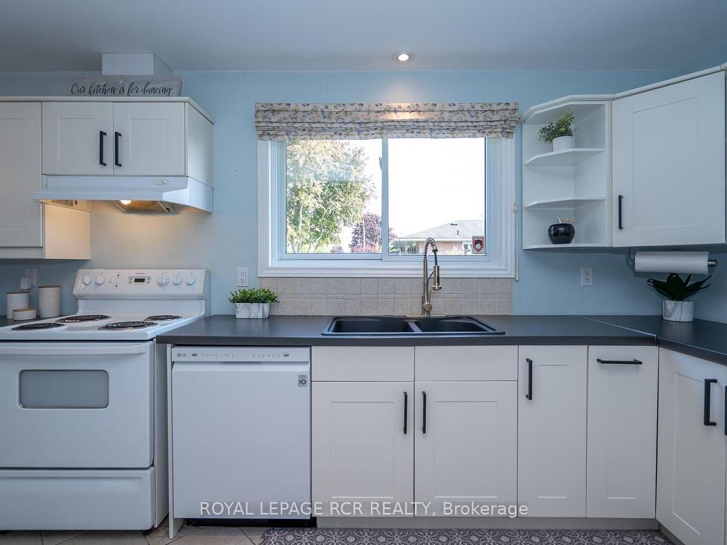 









31


Luther

Road,
East Luther Grand Valley,




ON
L9W 5R1

