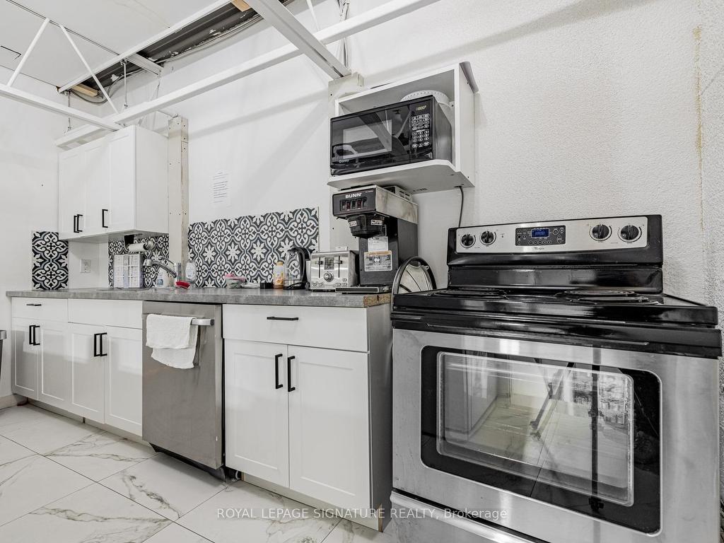 









20


Hanlan

Road, 6&7,
Vaughan,




ON
L4L 3P6

