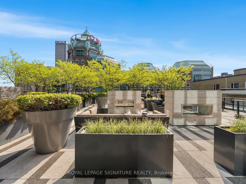 









101


Charles

Street East, 2803,
Toronto,




ON
M4Y 1V2


