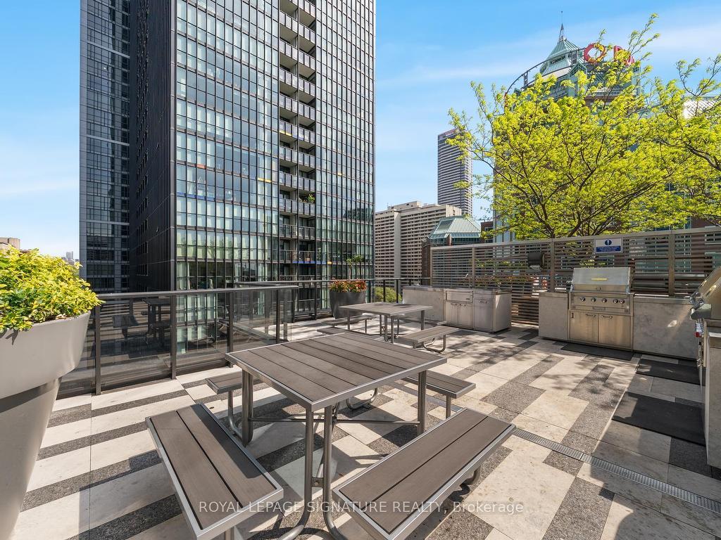 









101


Charles

Street East, 2803,
Toronto,




ON
M4Y 1V2

