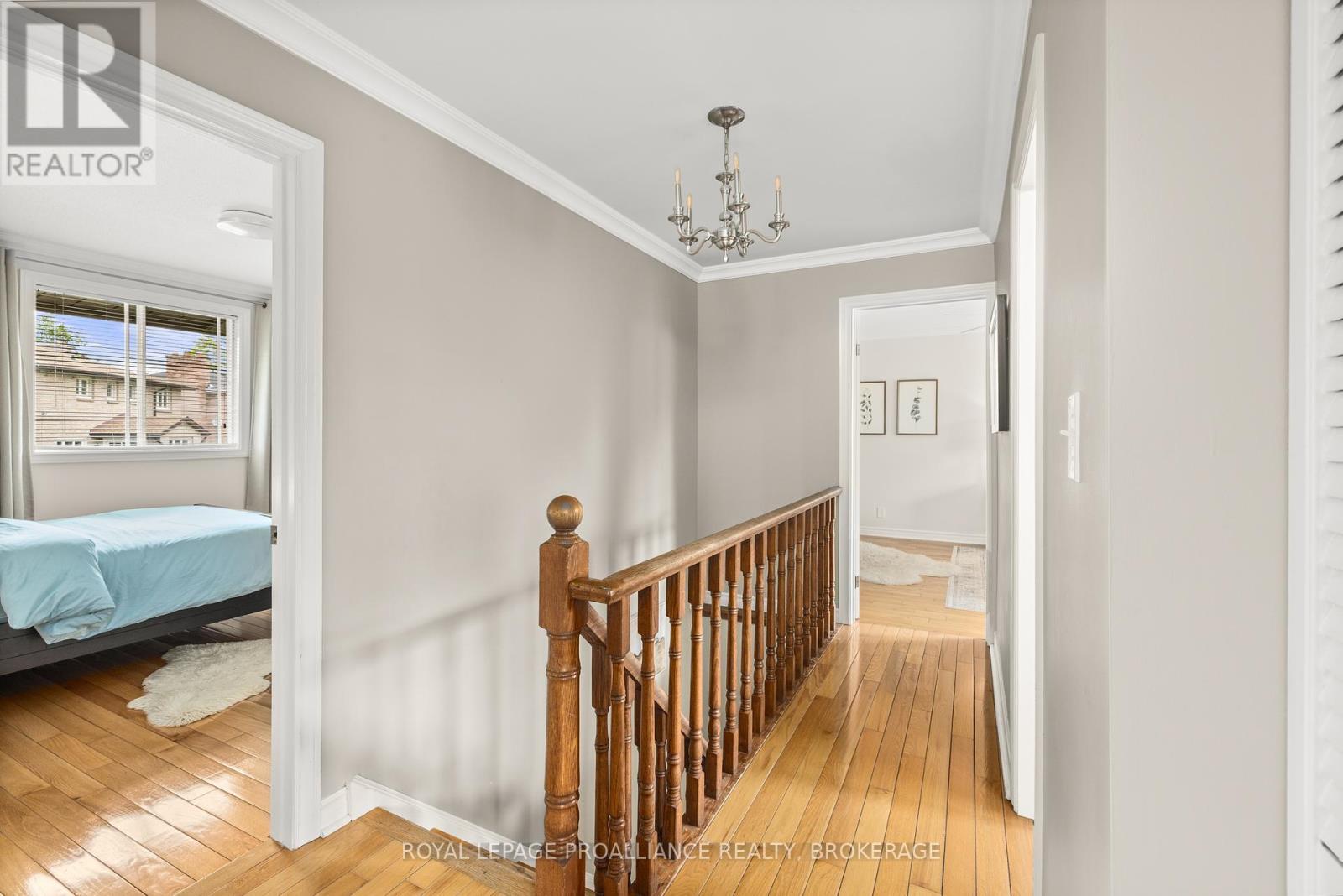












11 GLENWOOD COURT

,
Kingston (Central City West),




Ontario
K7M7G1

