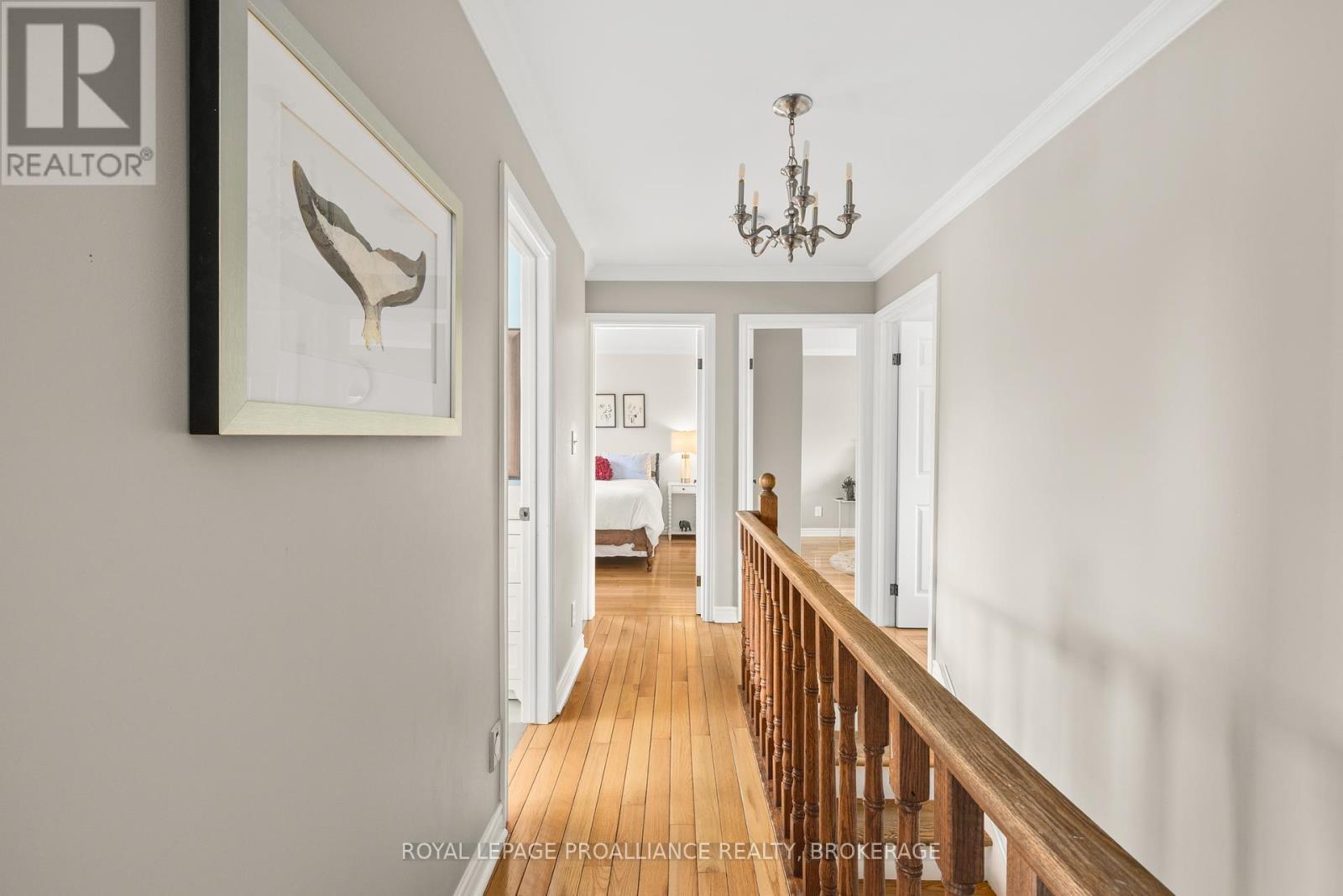 












11 GLENWOOD COURT

,
Kingston (Central City West),




Ontario
K7M7G1

