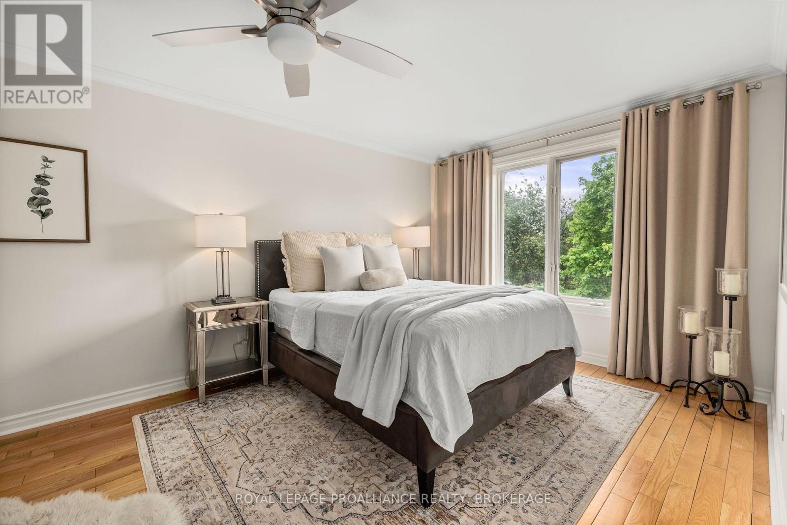 












11 GLENWOOD COURT

,
Kingston (Central City West),




Ontario
K7M7G1


