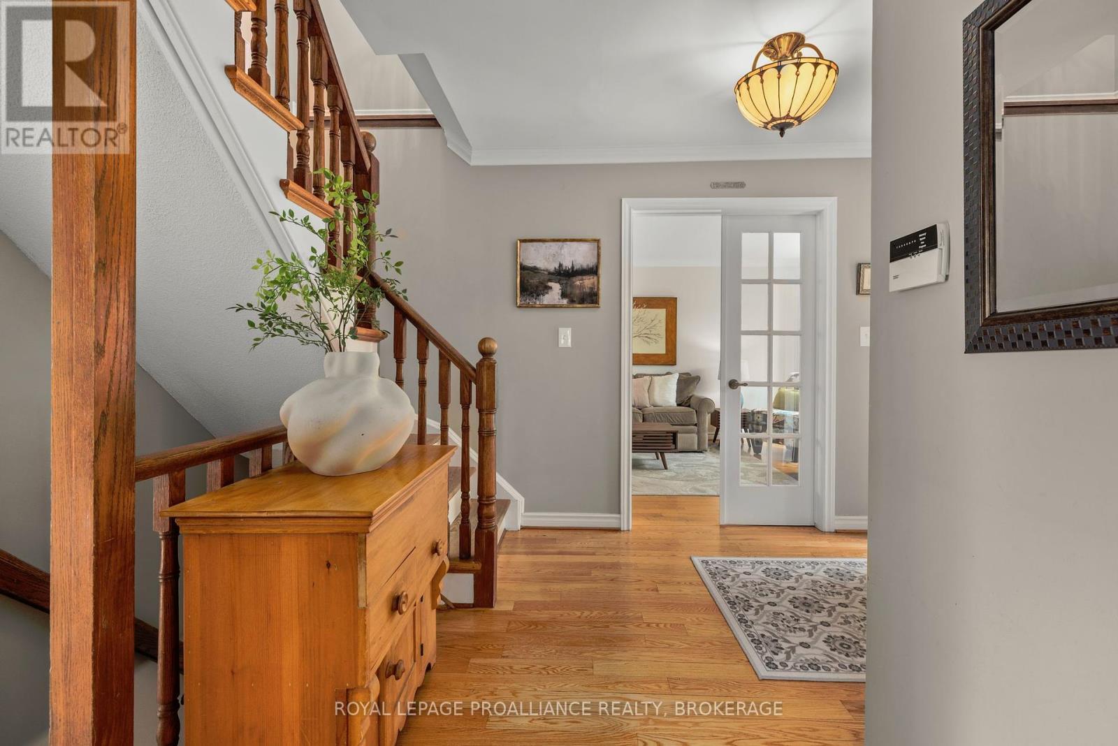 












11 GLENWOOD COURT

,
Kingston (Central City West),




Ontario
K7M7G1

