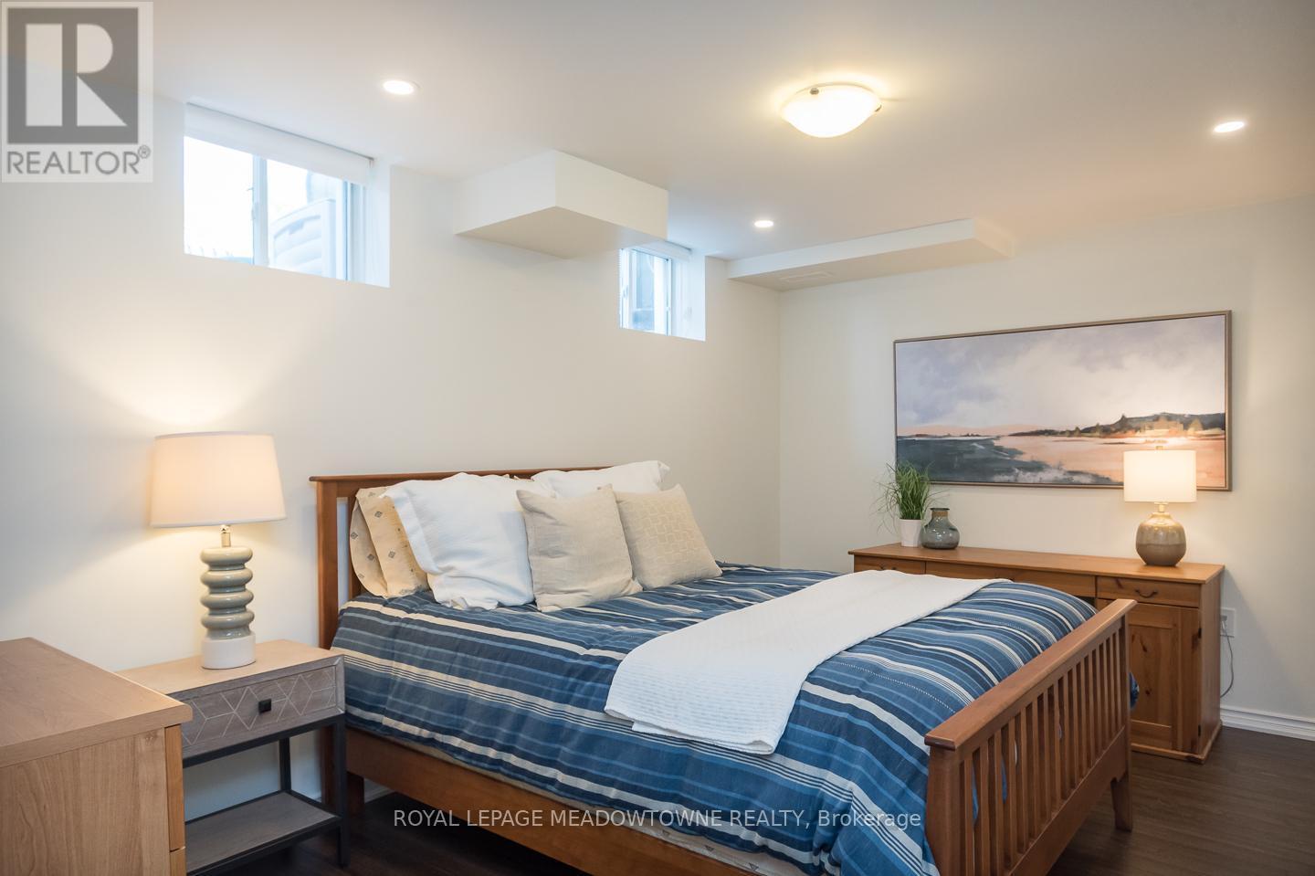 












2 - 485 PRINGLE AVENUE

,
Milton,




Ontario
L9T8A9


