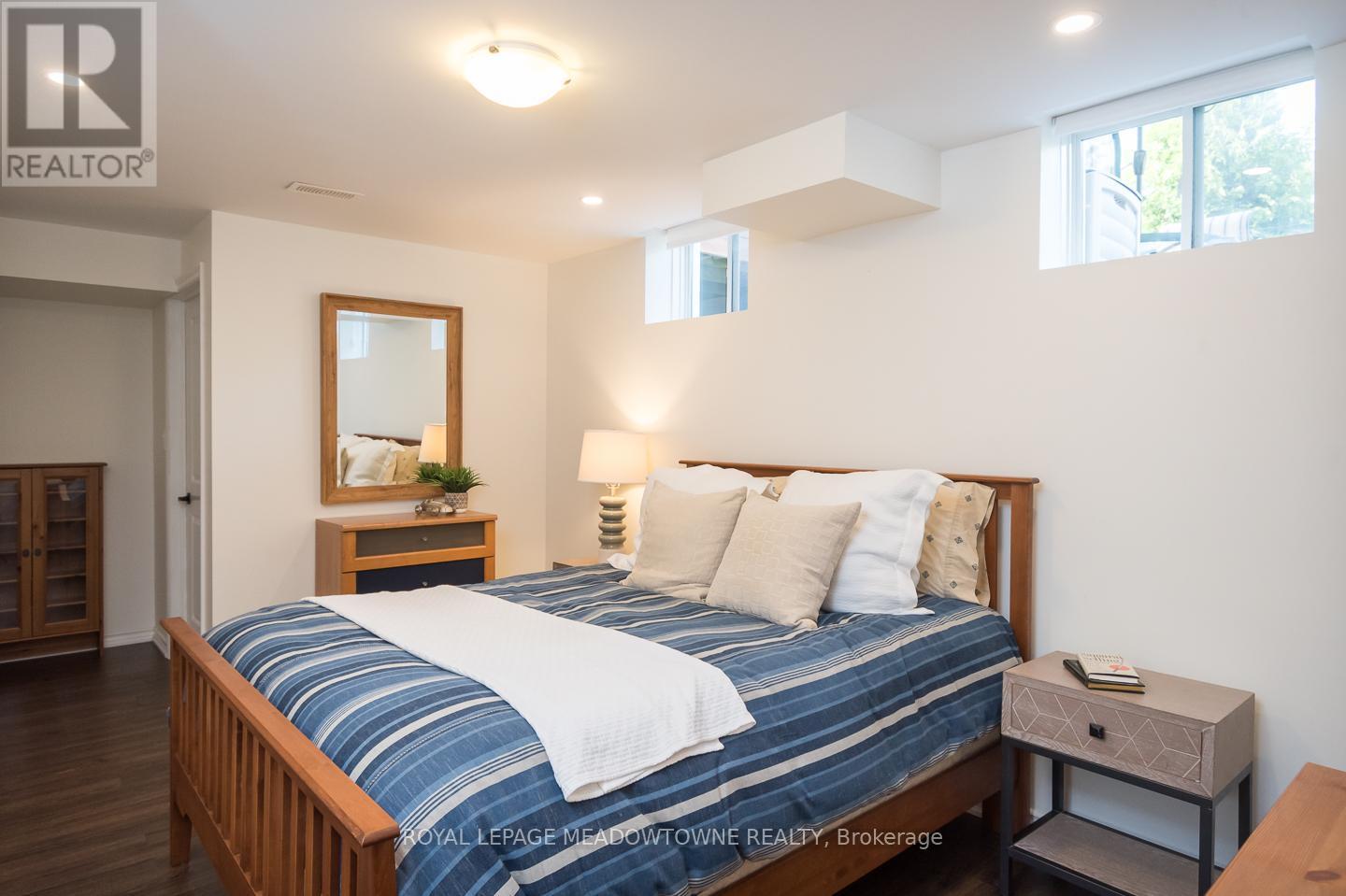 












2 - 485 PRINGLE AVENUE

,
Milton,




Ontario
L9T8A9

