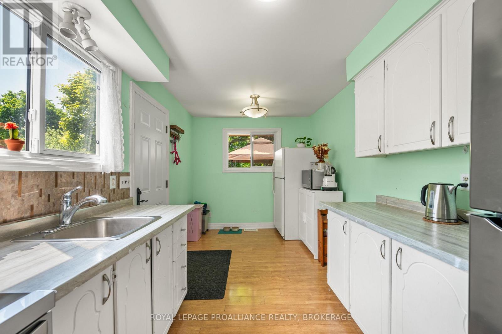 












957 OLD COLONY ROAD

,
Kingston (North of Taylor-Kidd Blvd),




Ontario
K7P1H5

