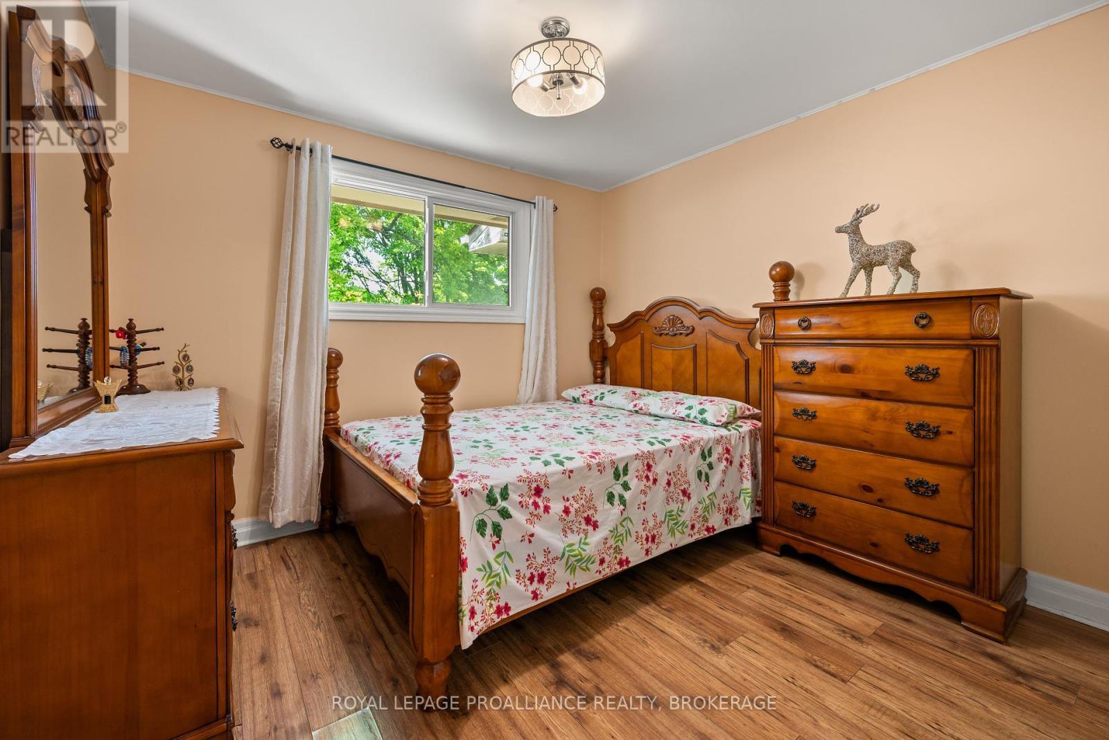 












957 OLD COLONY ROAD

,
Kingston (North of Taylor-Kidd Blvd),




Ontario
K7P1H5

