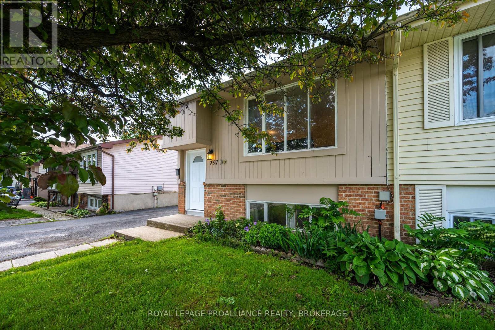












957 OLD COLONY ROAD

,
Kingston (North of Taylor-Kidd Blvd),




Ontario
K7P1H5

