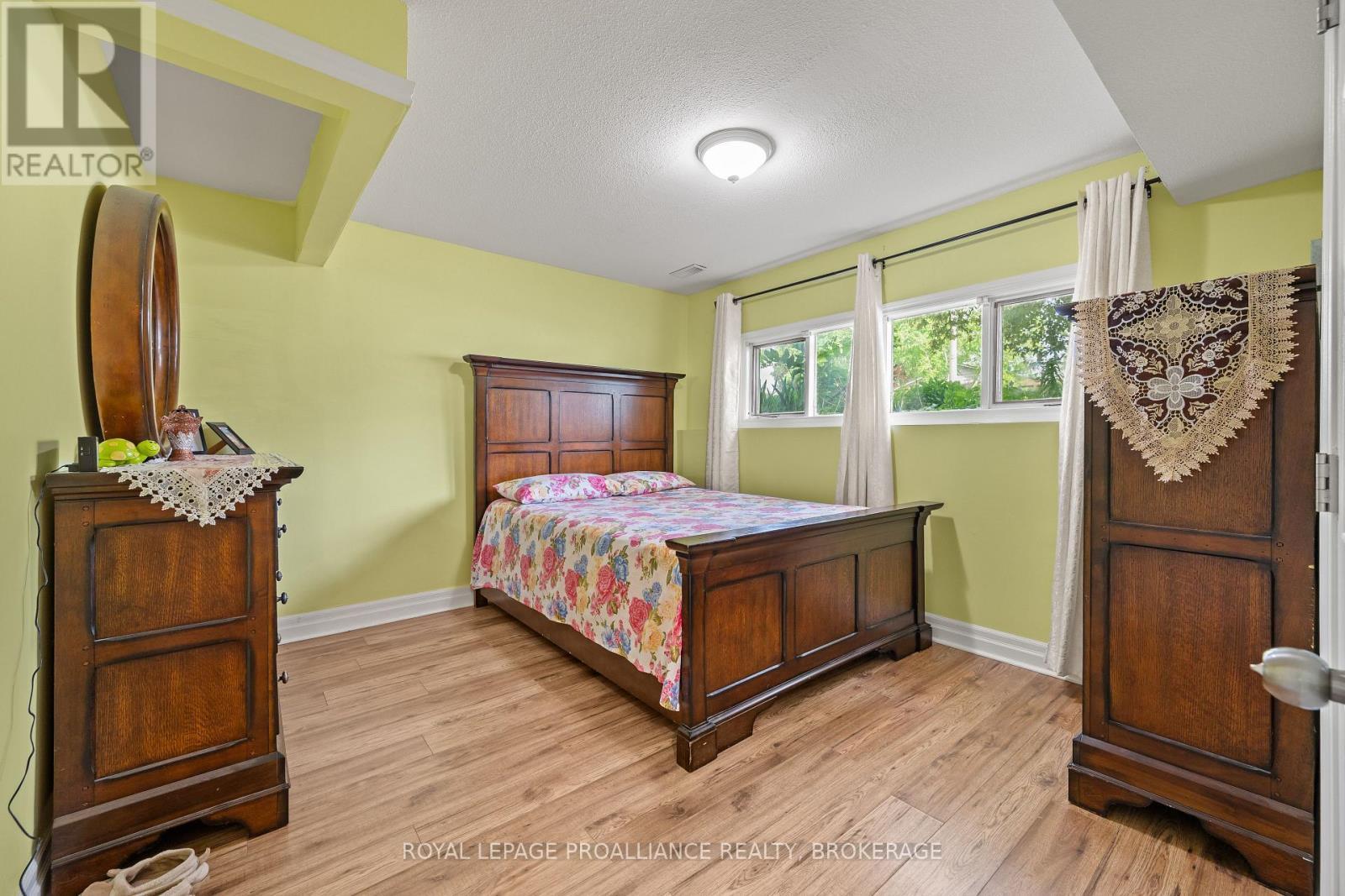 












957 OLD COLONY ROAD

,
Kingston (North of Taylor-Kidd Blvd),




Ontario
K7P1H5

