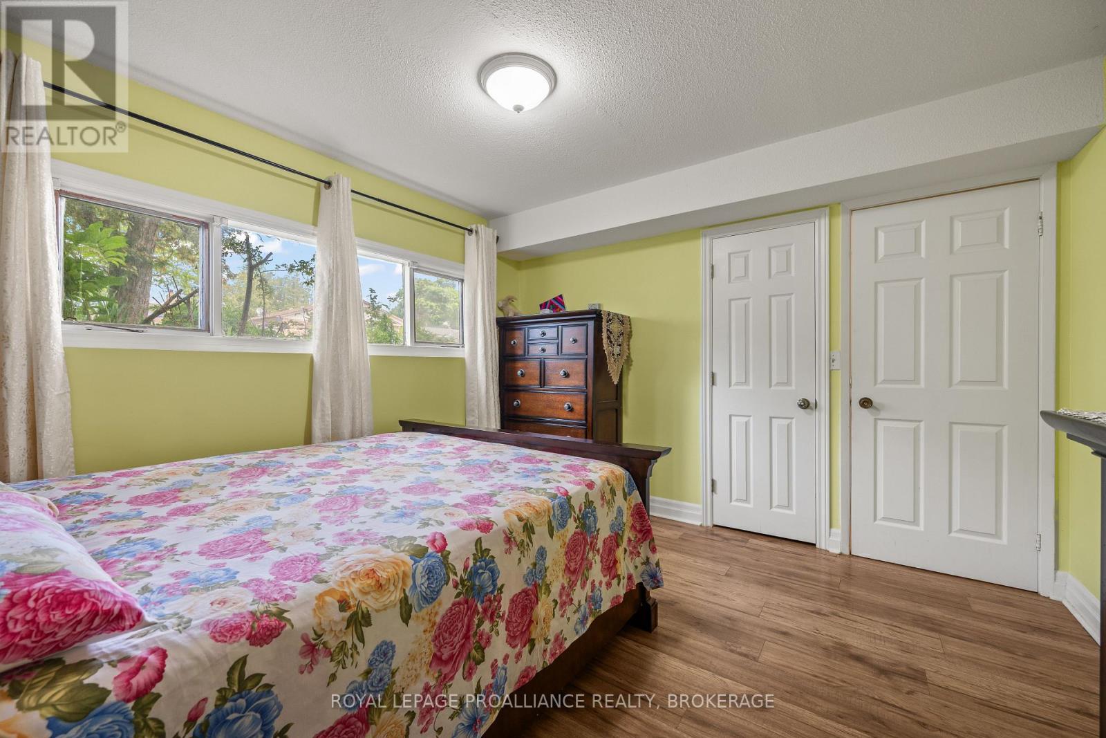 












957 OLD COLONY ROAD

,
Kingston (North of Taylor-Kidd Blvd),




Ontario
K7P1H5

