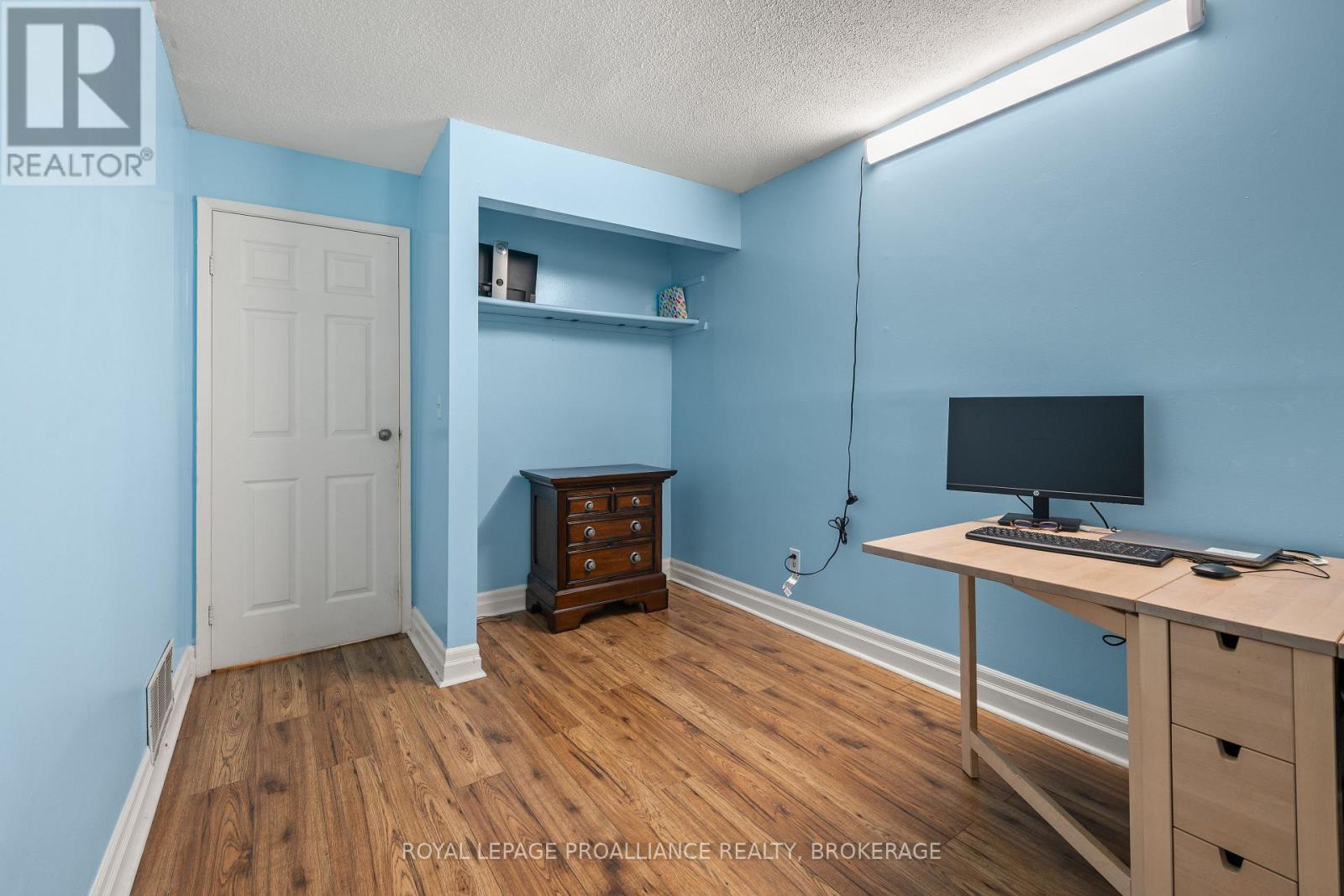 












957 OLD COLONY ROAD

,
Kingston (North of Taylor-Kidd Blvd),




Ontario
K7P1H5

