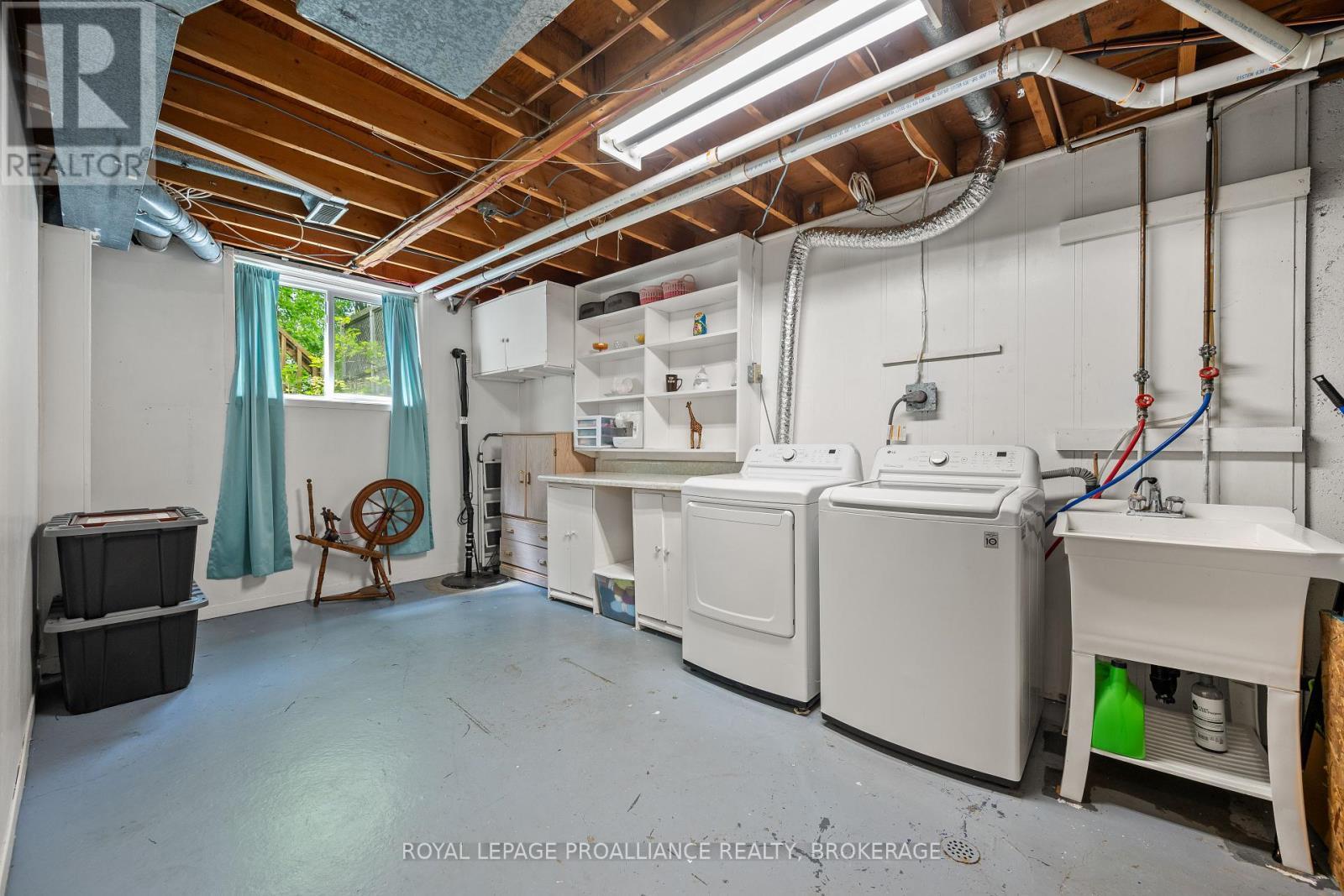 












957 OLD COLONY ROAD

,
Kingston (North of Taylor-Kidd Blvd),




Ontario
K7P1H5


