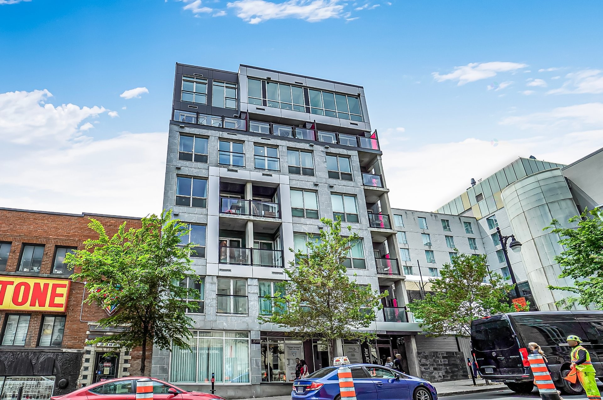 









2100


Boul. St-Laurent

, PH4,
Montréal (Ville-Marie),




QC
H2X0E4

