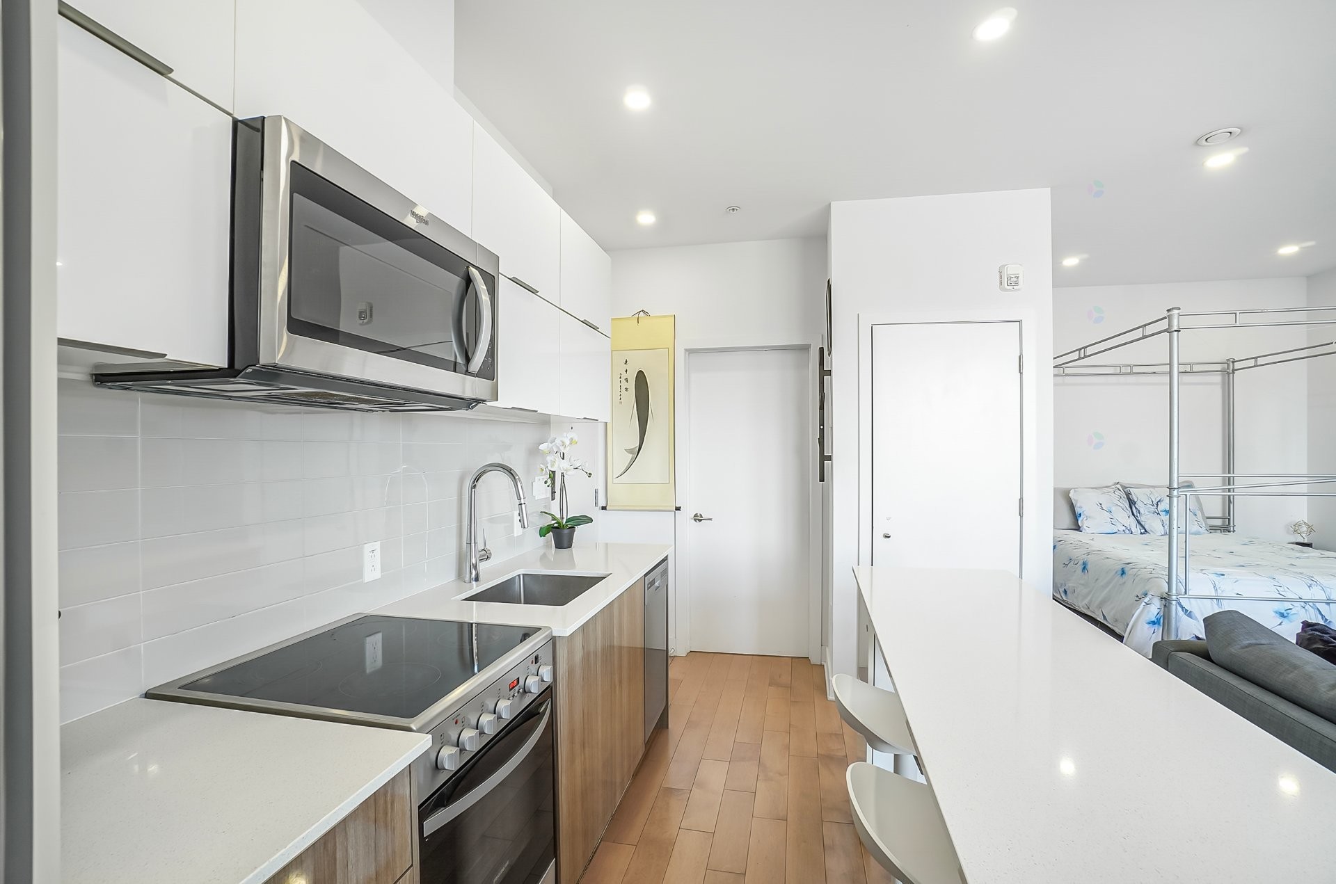 









2100


Boul. St-Laurent

, PH4,
Montréal (Ville-Marie),




QC
H2X0E4

