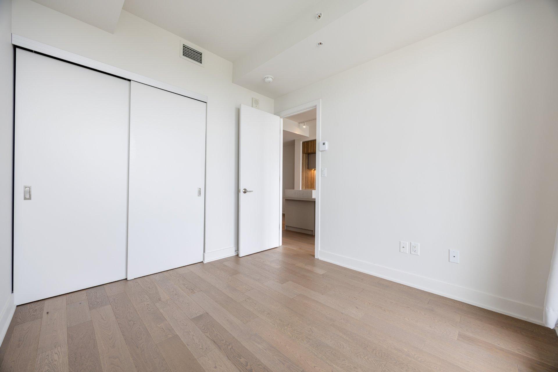 









1288


Rue St-Antoine O.

, 3601,
Montréal (Ville-Marie),




QC
H3C0C6

