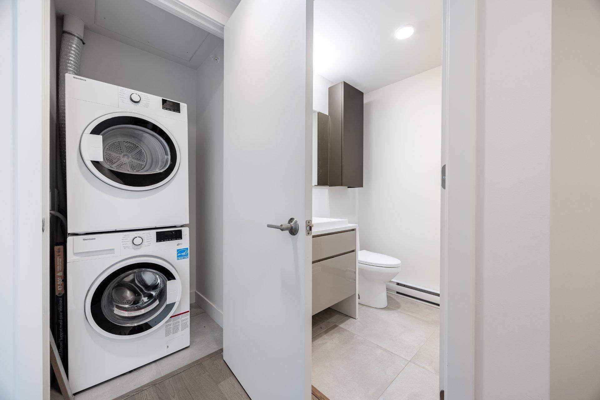 









1288


Rue St-Antoine O.

, 3601,
Montréal (Ville-Marie),




QC
H3C0C6

