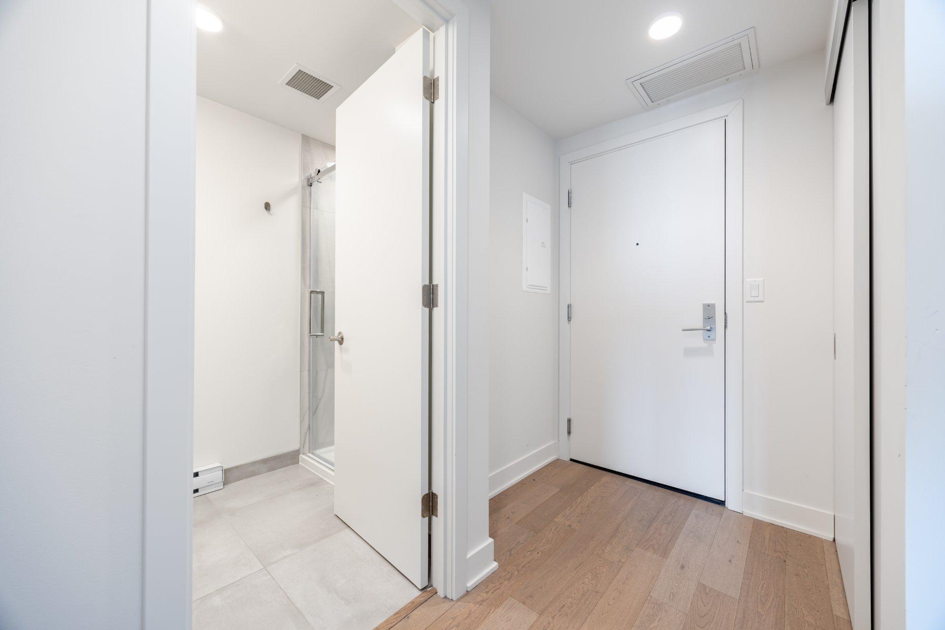 









1288


Rue St-Antoine O.

, 3601,
Montréal (Ville-Marie),




QC
H3C0C6

