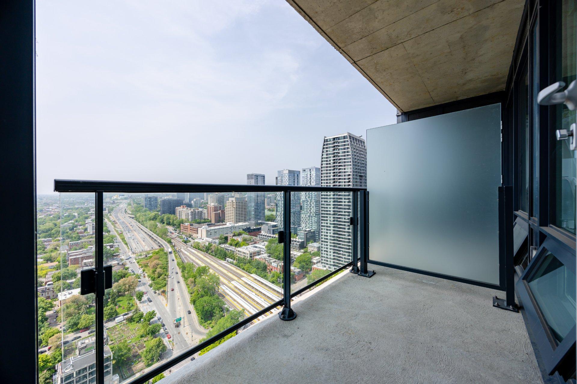 









1288


Rue St-Antoine O.

, 3601,
Montréal (Ville-Marie),




QC
H3C0C6

