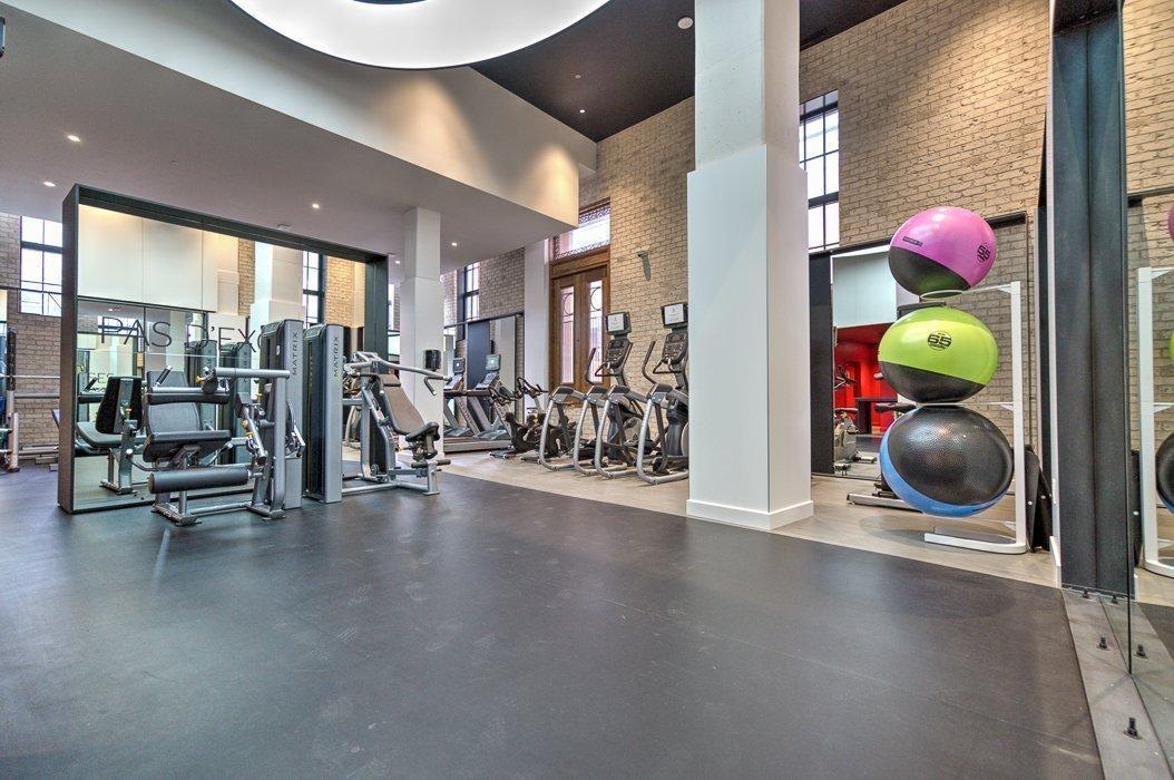 









1288


Rue St-Antoine O.

, 3601,
Montréal (Ville-Marie),




QC
H3C0C6

