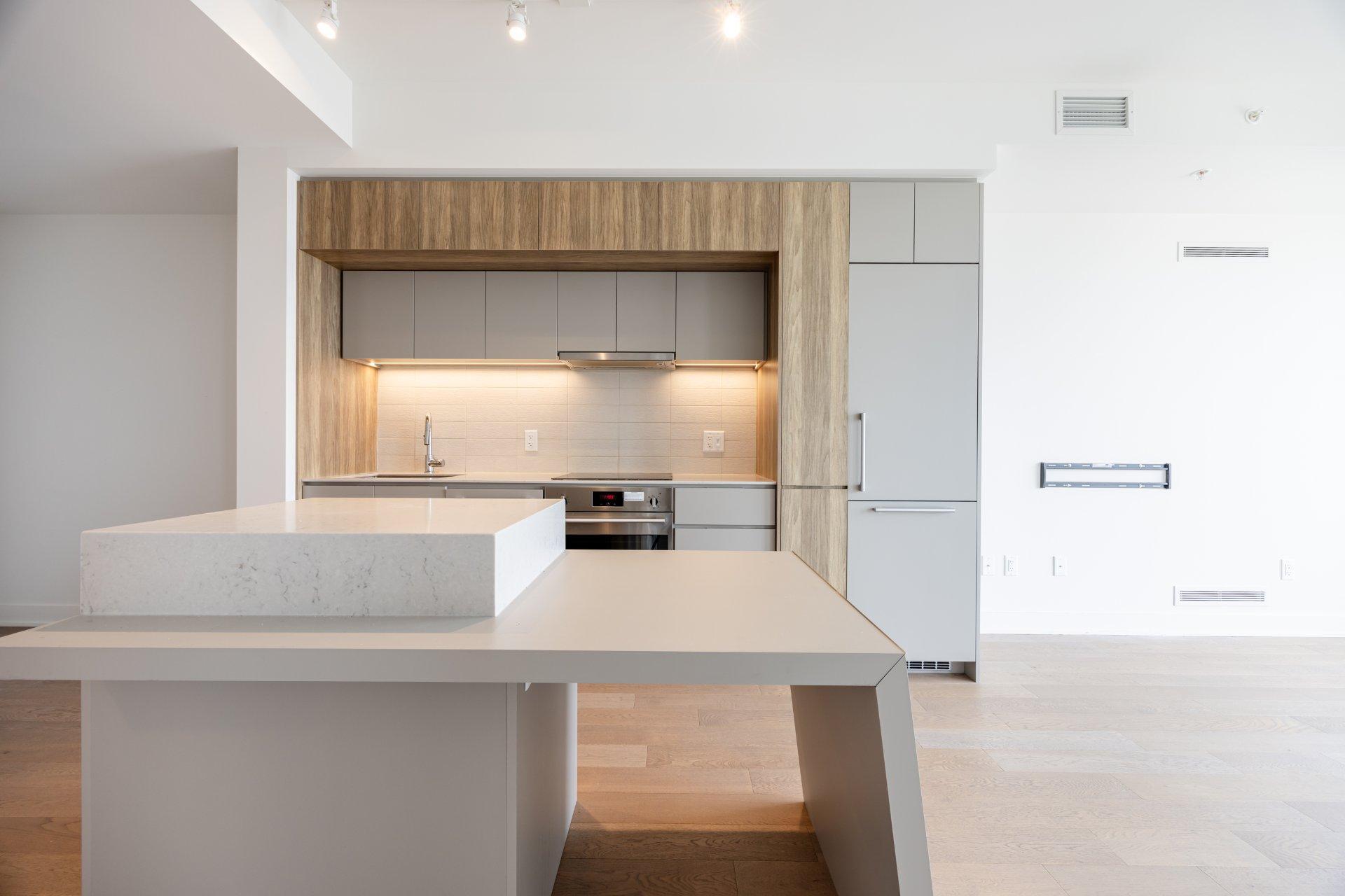 









1288


Rue St-Antoine O.

, 3601,
Montréal (Ville-Marie),




QC
H3C0C6


