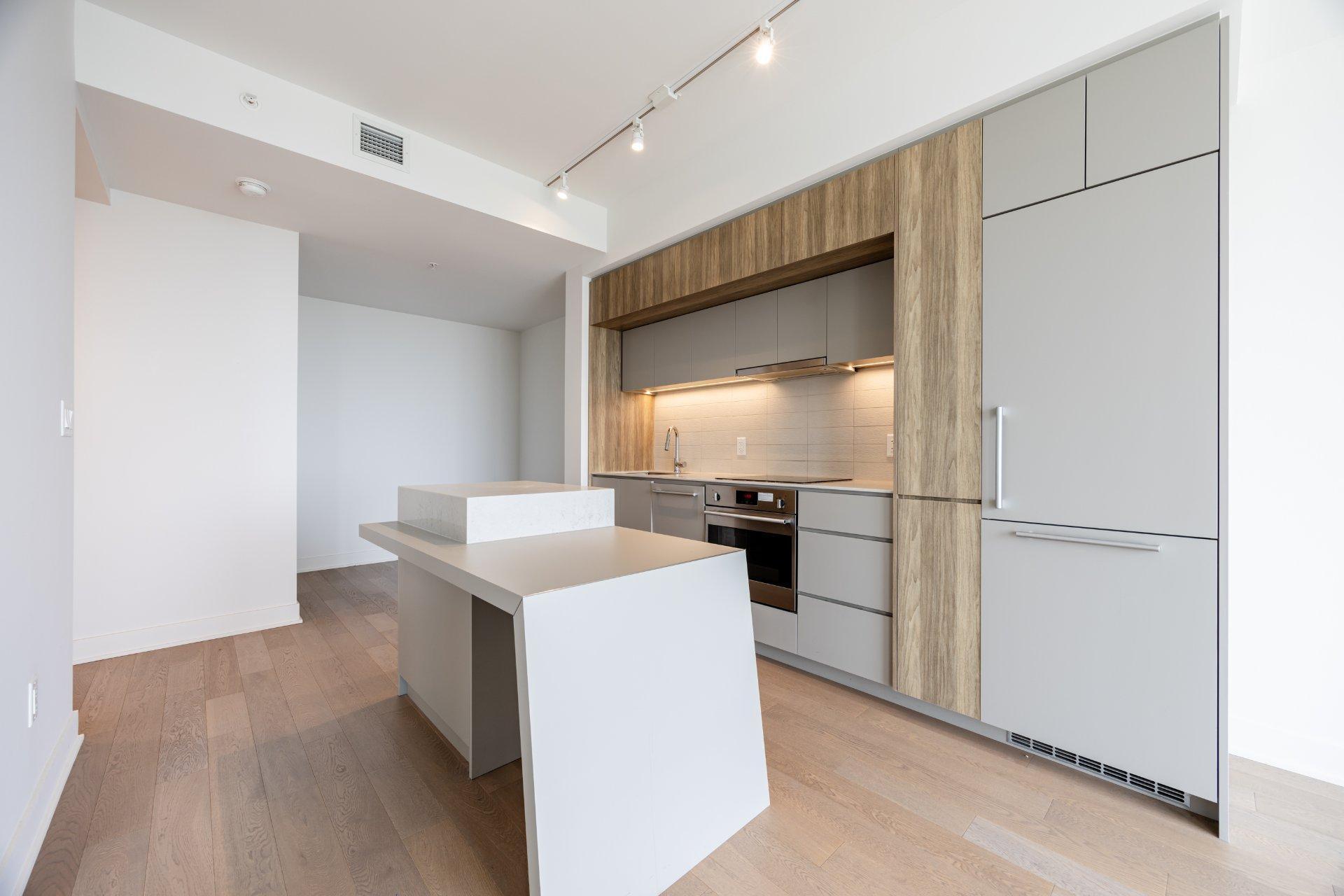 









1288


Rue St-Antoine O.

, 3601,
Montréal (Ville-Marie),




QC
H3C0C6

