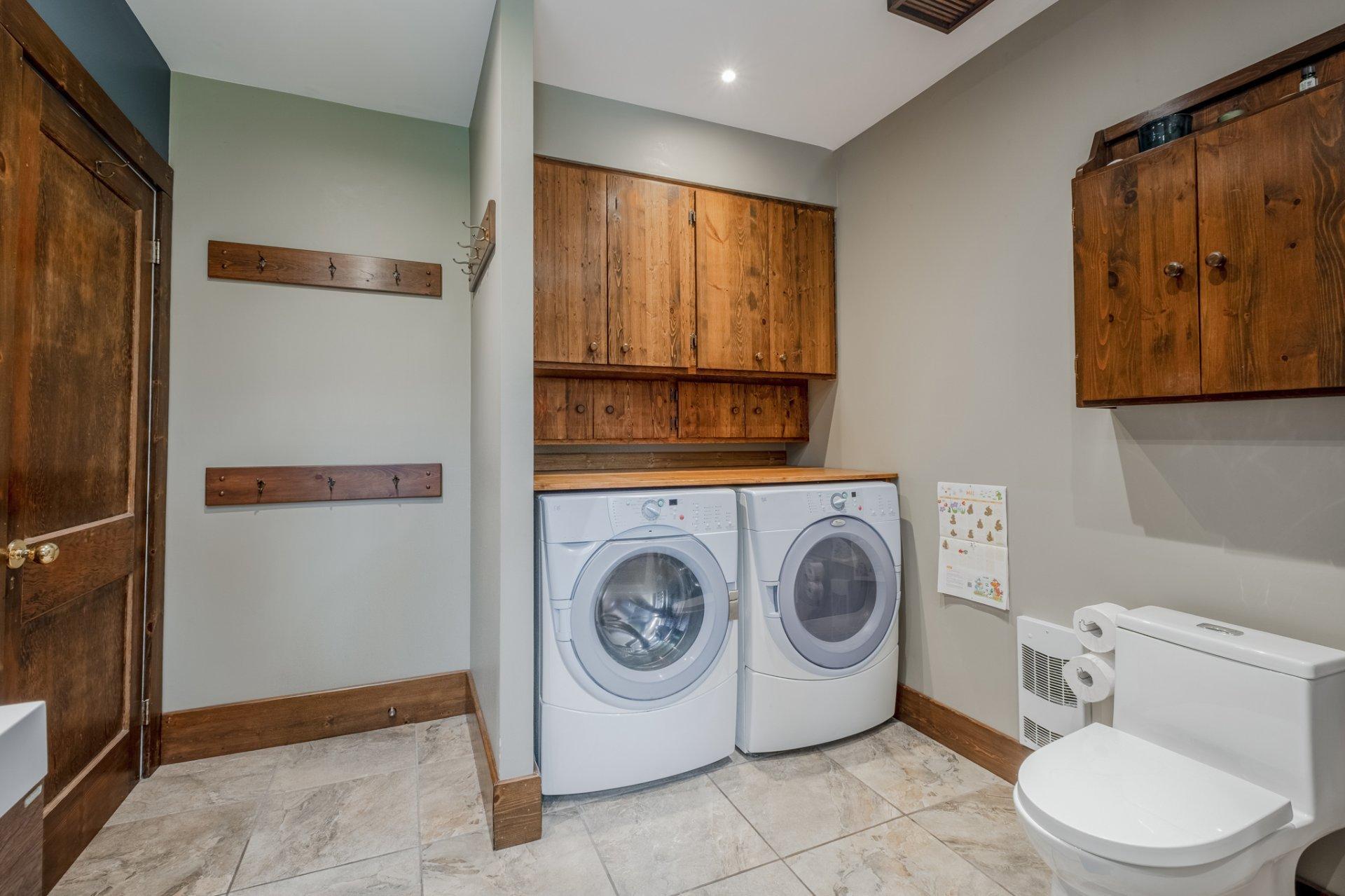 









350


Rue St-Pierre

,
Magog,




QC
J1X3A5

