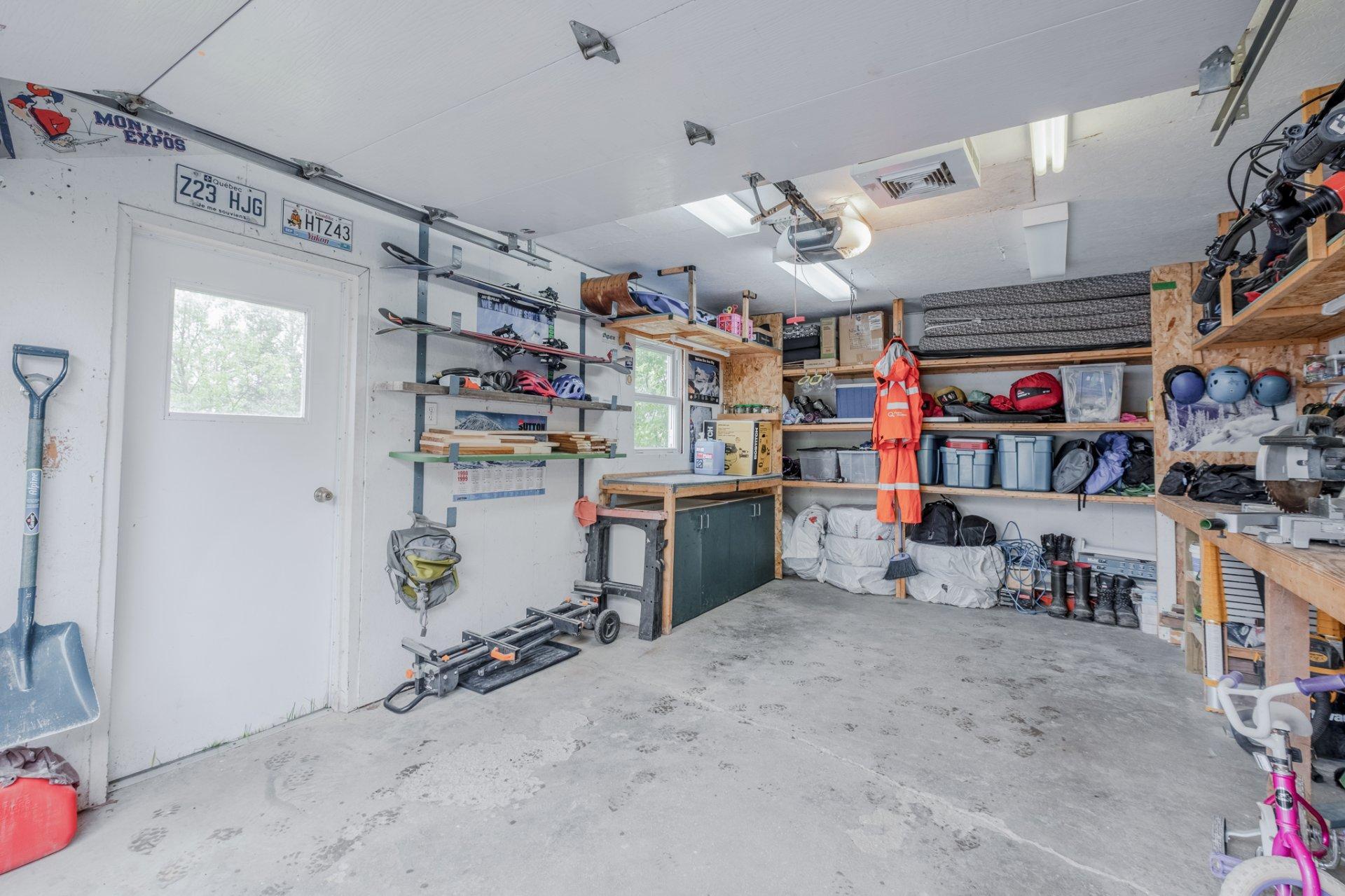 









350


Rue St-Pierre

,
Magog,




QC
J1X3A5

