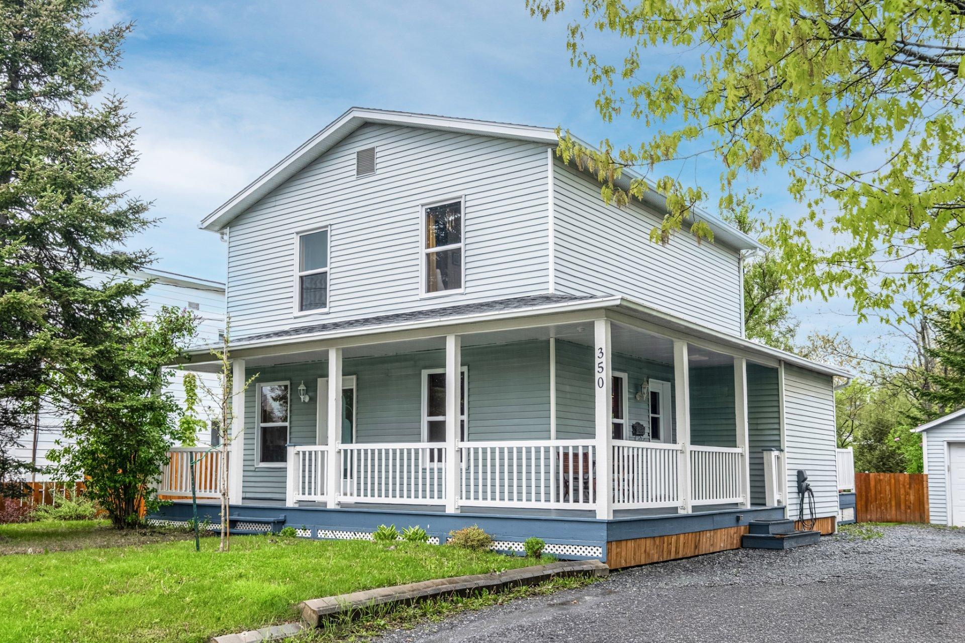 









350


Rue St-Pierre

,
Magog,




QC
J1X3A5

