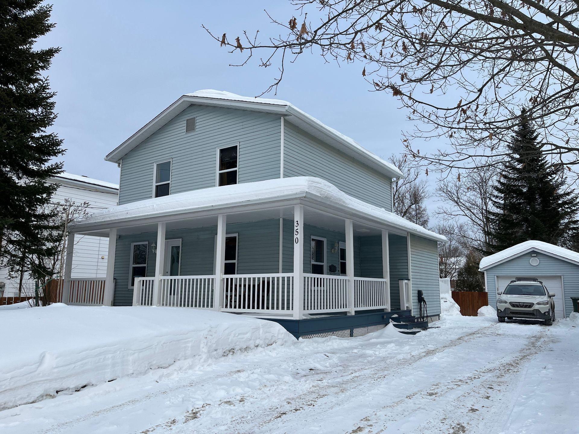 









350


Rue St-Pierre

,
Magog,




QC
J1X3A5


