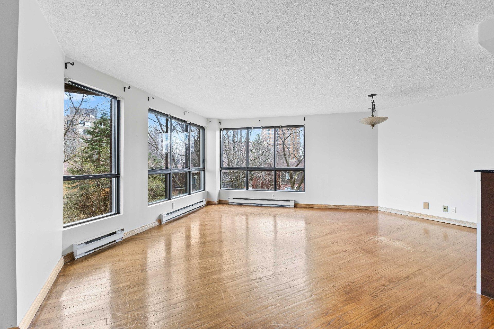 









175


Rue William-Paul

, 306,
Montréal (Verdun/Île-des-Soeurs),




QC
H3E1P1

