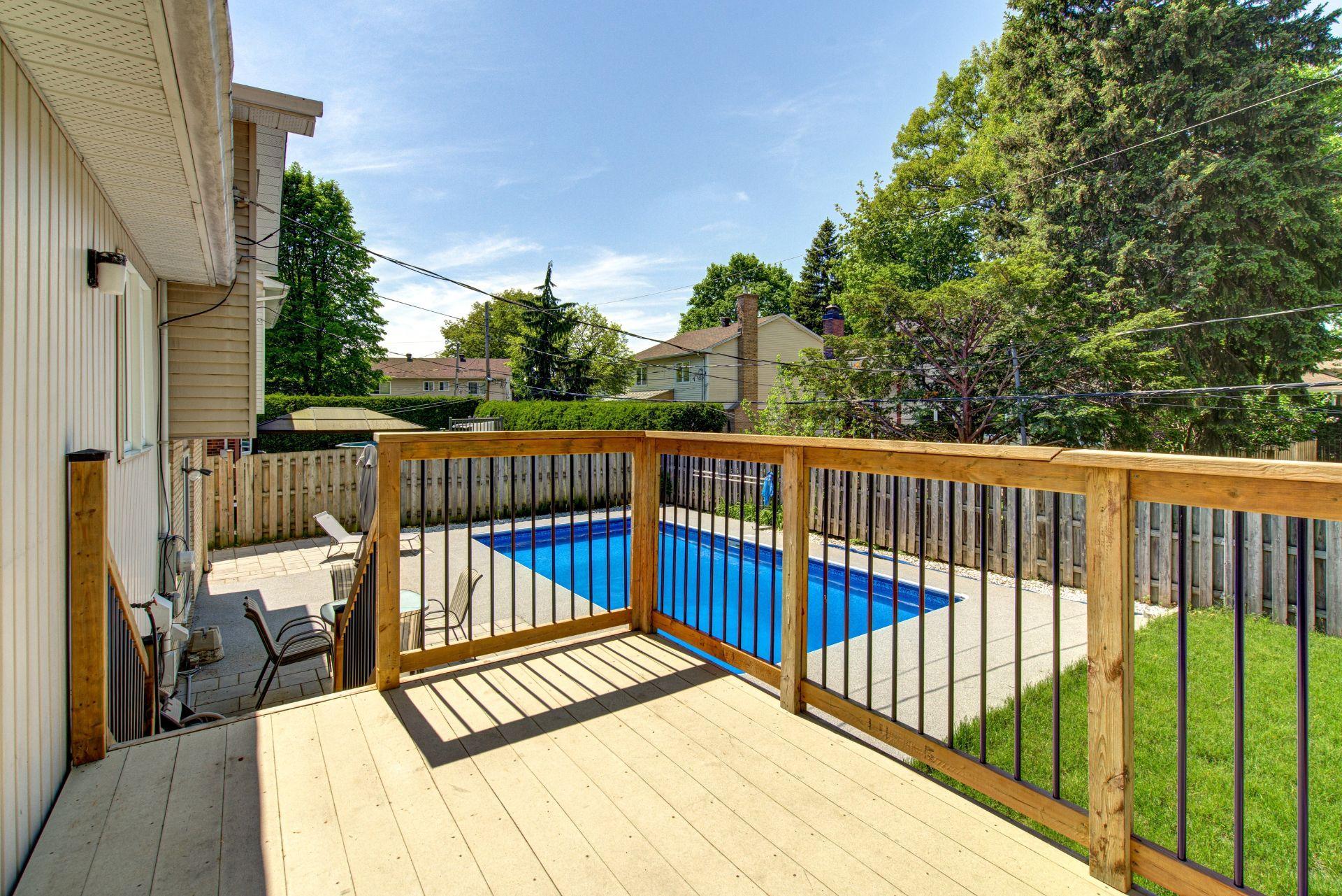 









8500


Av. Saguenay

,
Brossard,




QC
J4X1M6

