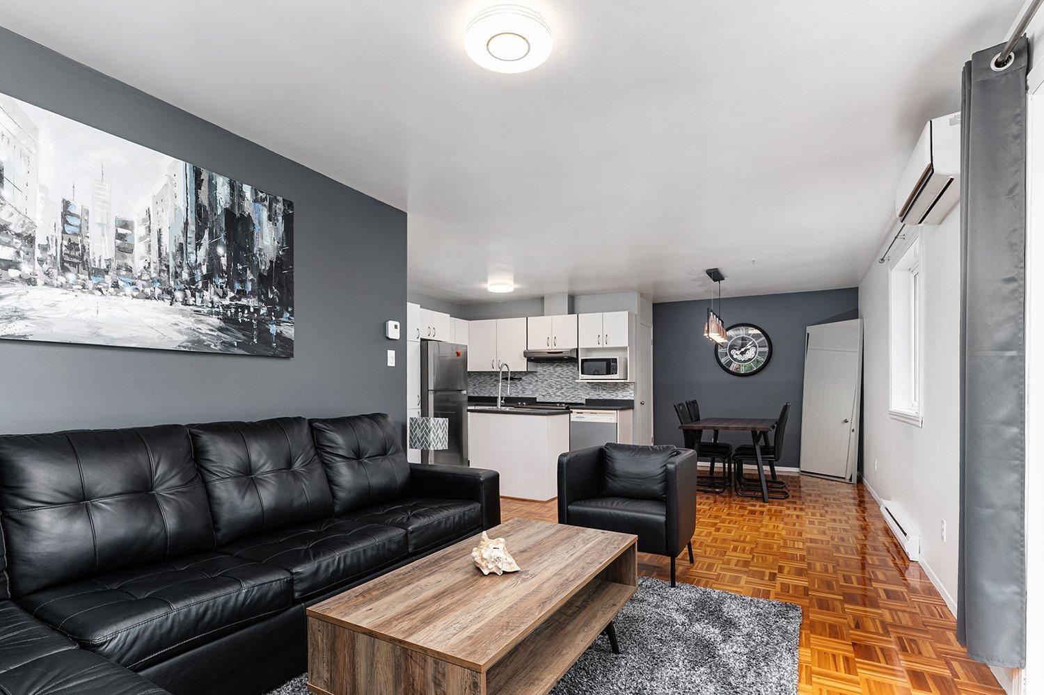 









1952


Rue St-Georges (Lemoyne)

, 308,
Longueuil (Le Vieux-Longueuil),




QC
J4P3J5

