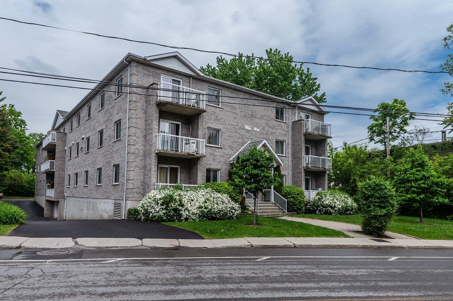 









1952


Rue St-Georges (Lemoyne)

, 308,
Longueuil (Le Vieux-Longueuil),




QC
J4P3J5

