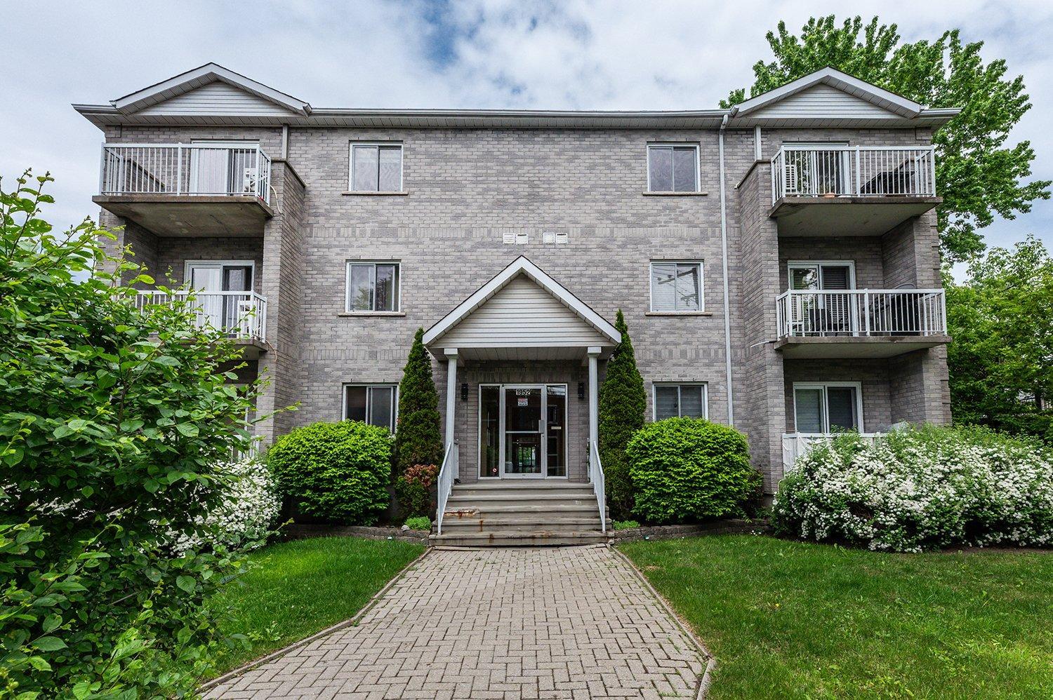 









1952


Rue St-Georges (Lemoyne)

, 308,
Longueuil (Le Vieux-Longueuil),




QC
J4P3J5

