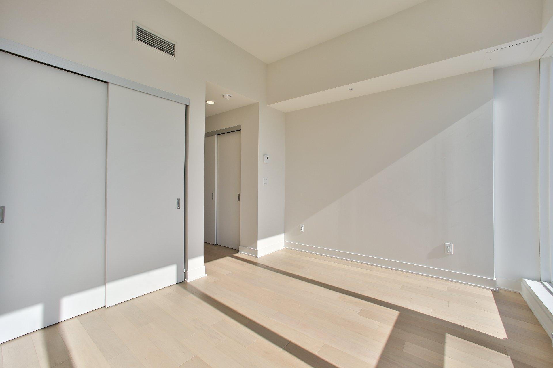 









1288


Rue St-Antoine O.

, 3902,
Montréal (Ville-Marie),




QC
H3C0X6

