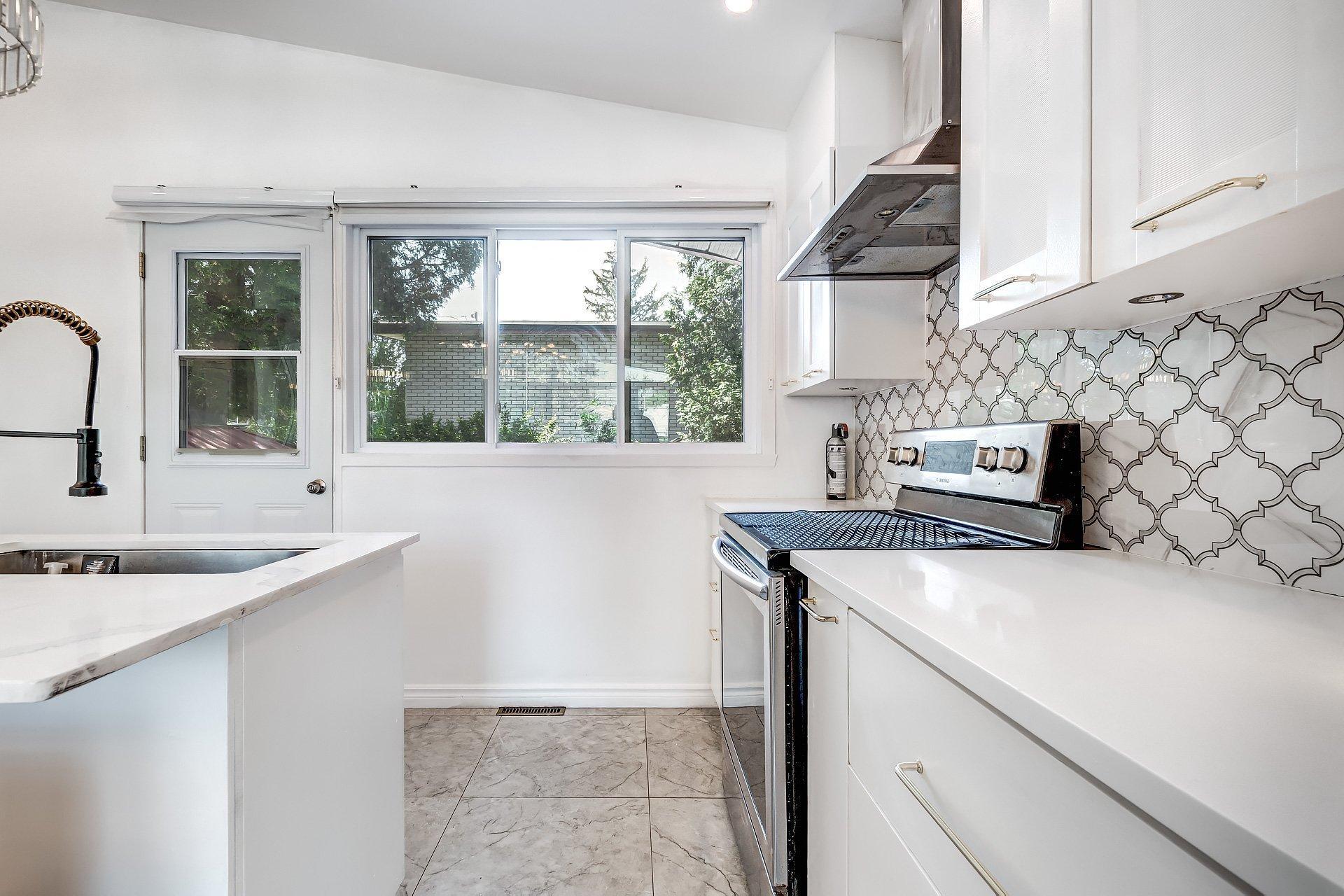 









12490


Rue de Toulouse

,
Montréal (Pierrefonds-Roxboro),




QC
H8Z1G9

