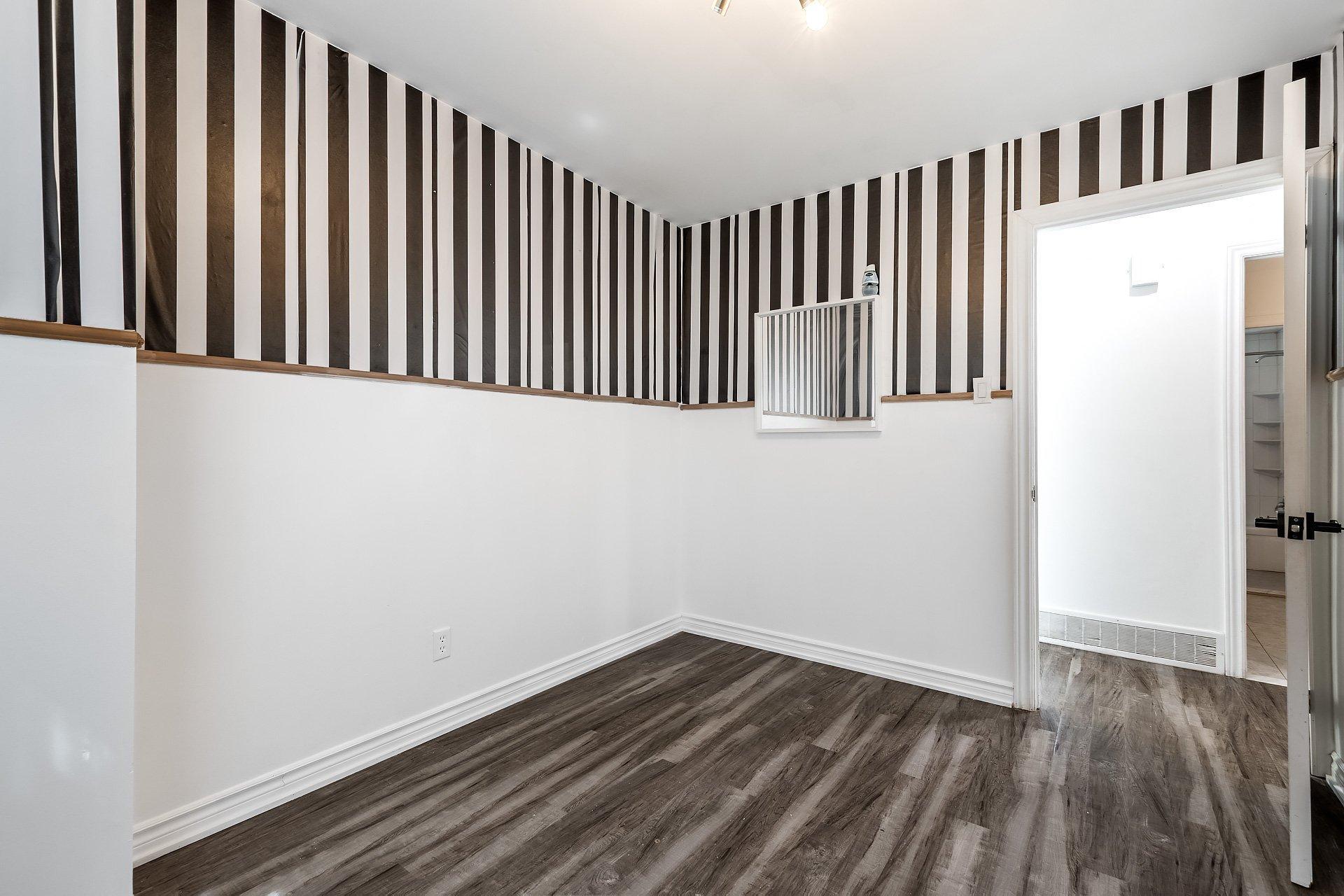 









12490


Rue de Toulouse

,
Montréal (Pierrefonds-Roxboro),




QC
H8Z1G9

