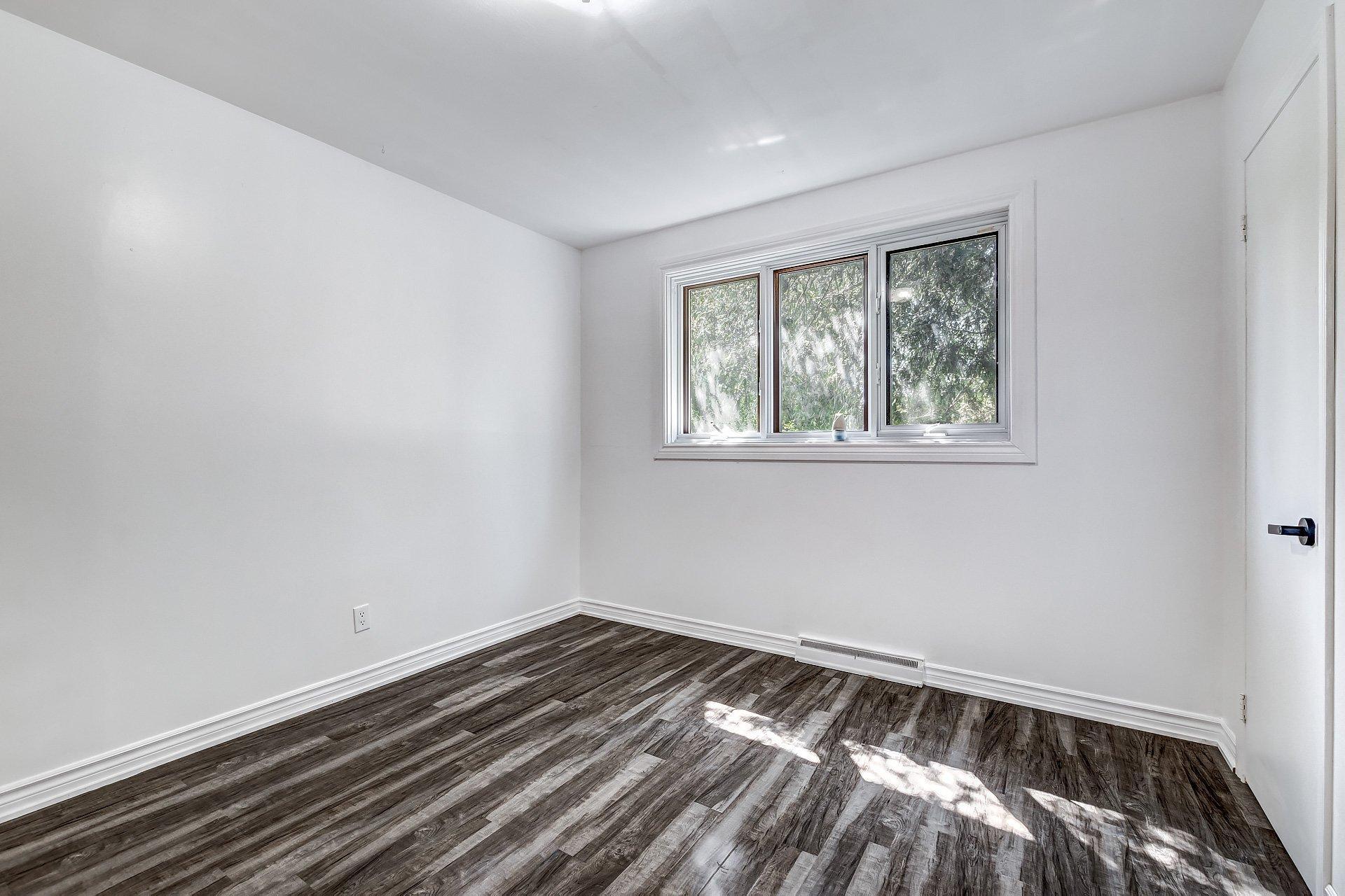 









12490


Rue de Toulouse

,
Montréal (Pierrefonds-Roxboro),




QC
H8Z1G9

