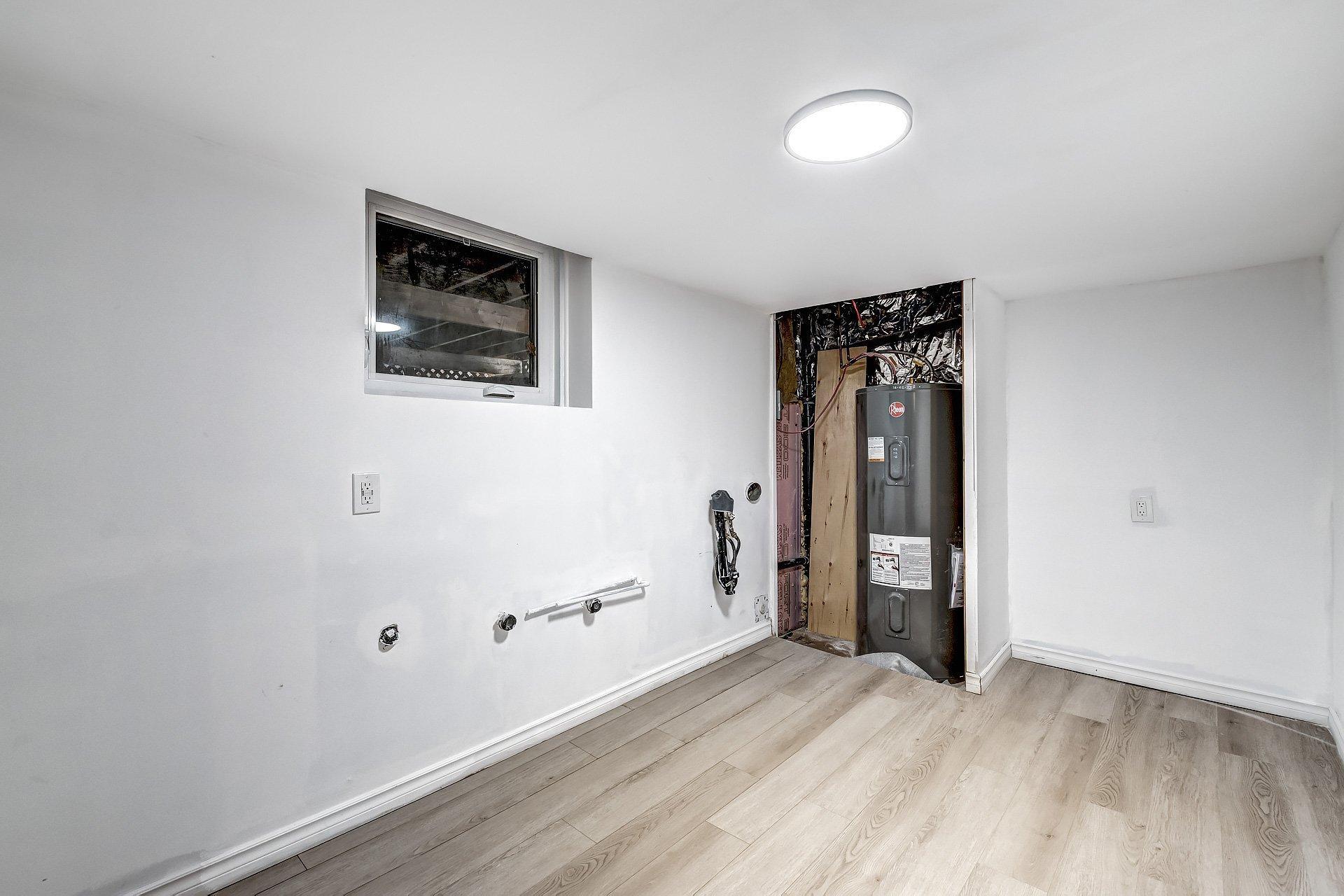 









12490


Rue de Toulouse

,
Montréal (Pierrefonds-Roxboro),




QC
H8Z1G9

