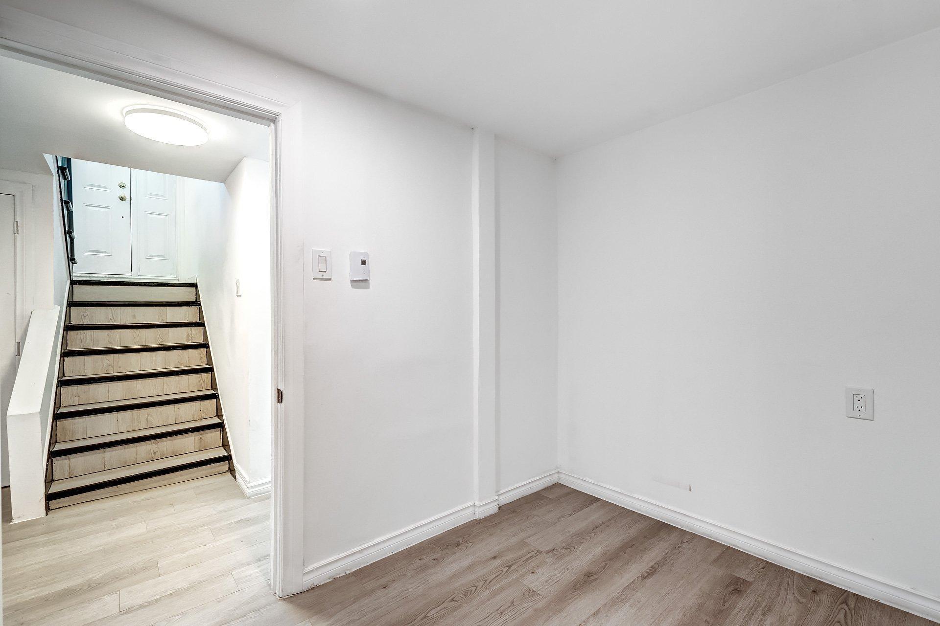 









12490


Rue de Toulouse

,
Montréal (Pierrefonds-Roxboro),




QC
H8Z1G9


