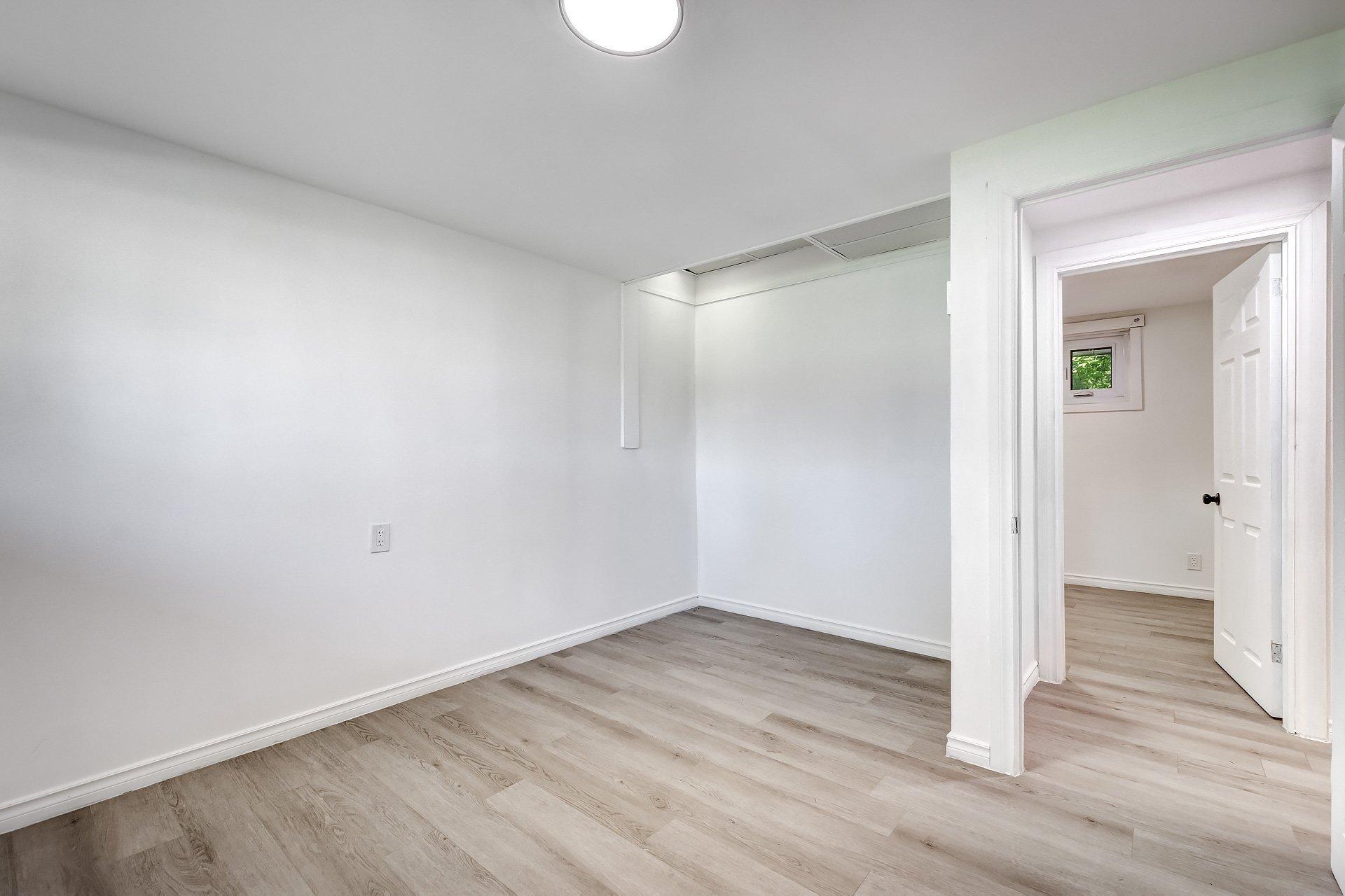 









12490


Rue de Toulouse

,
Montréal (Pierrefonds-Roxboro),




QC
H8Z1G9

