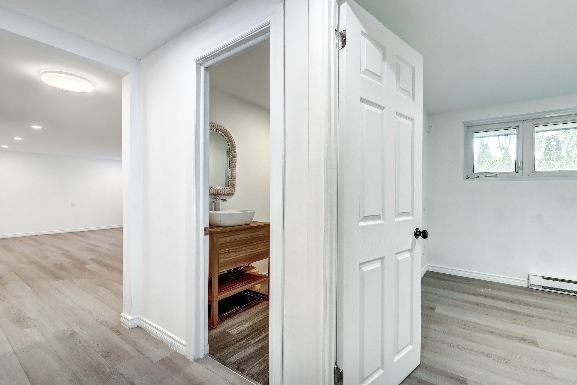 









12490


Rue de Toulouse

,
Montréal (Pierrefonds-Roxboro),




QC
H8Z1G9

