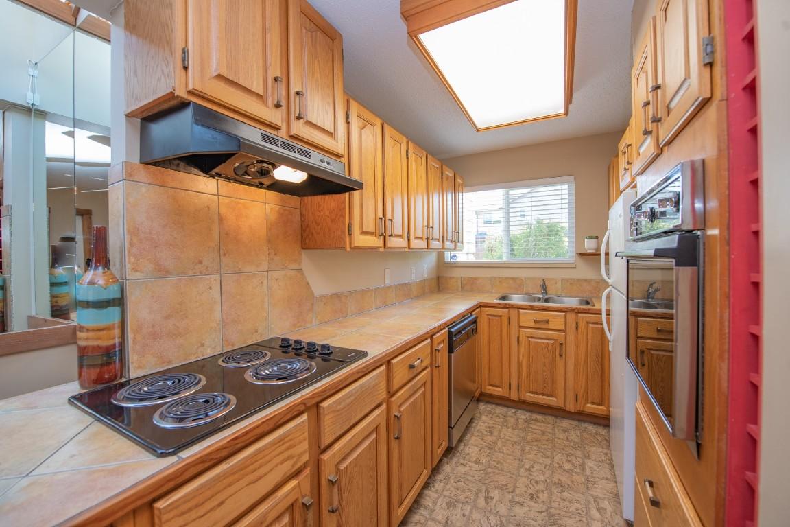 









5300


25

Avenue, 8,
Vernon,




BC
V1T 6R4

