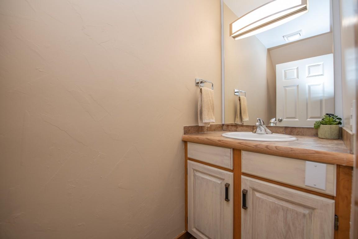 









5300


25

Avenue, 8,
Vernon,




BC
V1T 6R4

