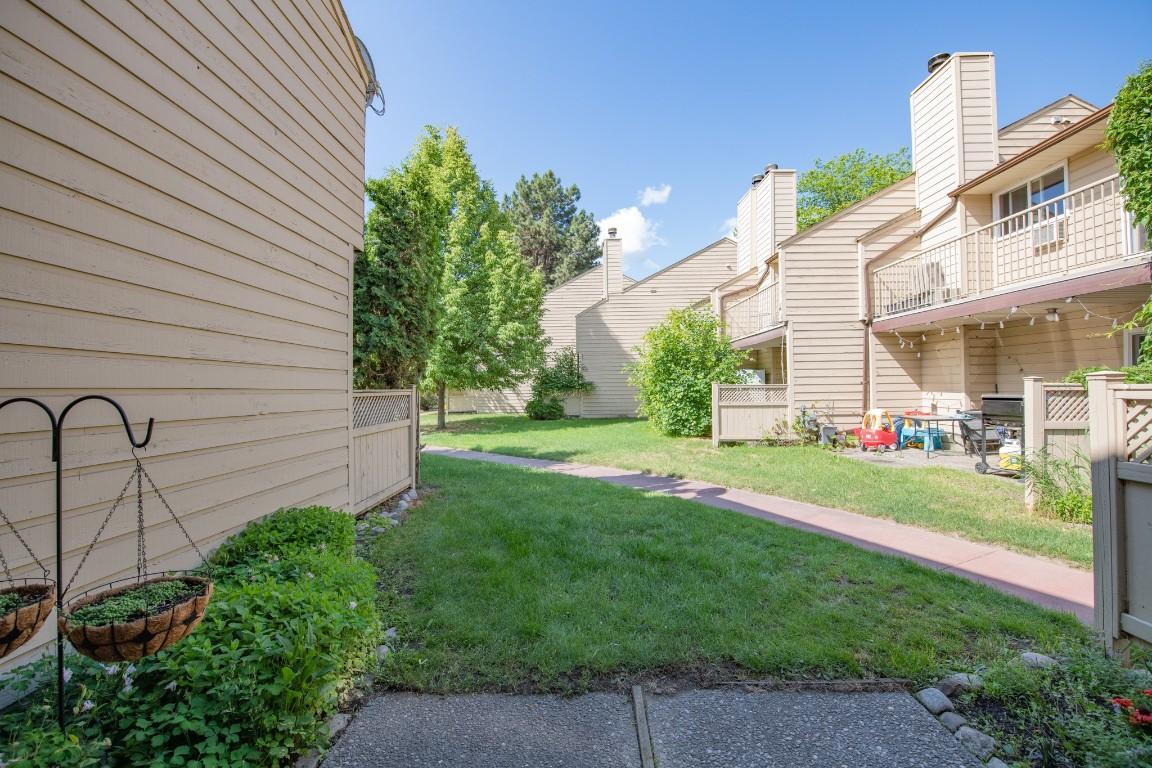 









5300


25

Avenue, 8,
Vernon,




BC
V1T 6R4

