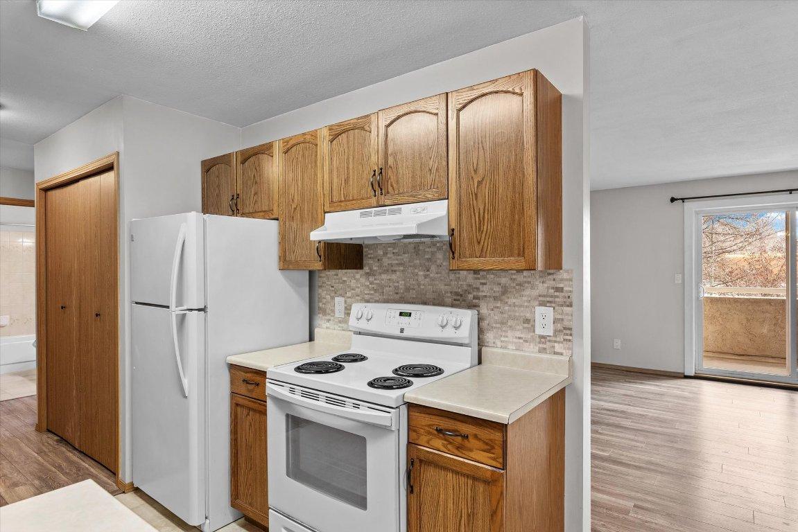









3854


Gordon

Drive, 275,
Kelowna,




BC
V1W 3G4


