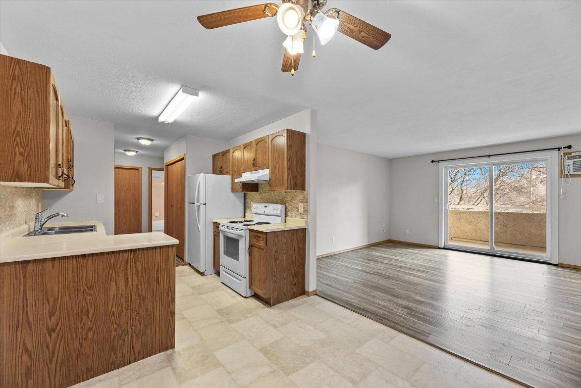 









3854


Gordon

Drive, 275,
Kelowna,




BC
V1W 3G4

